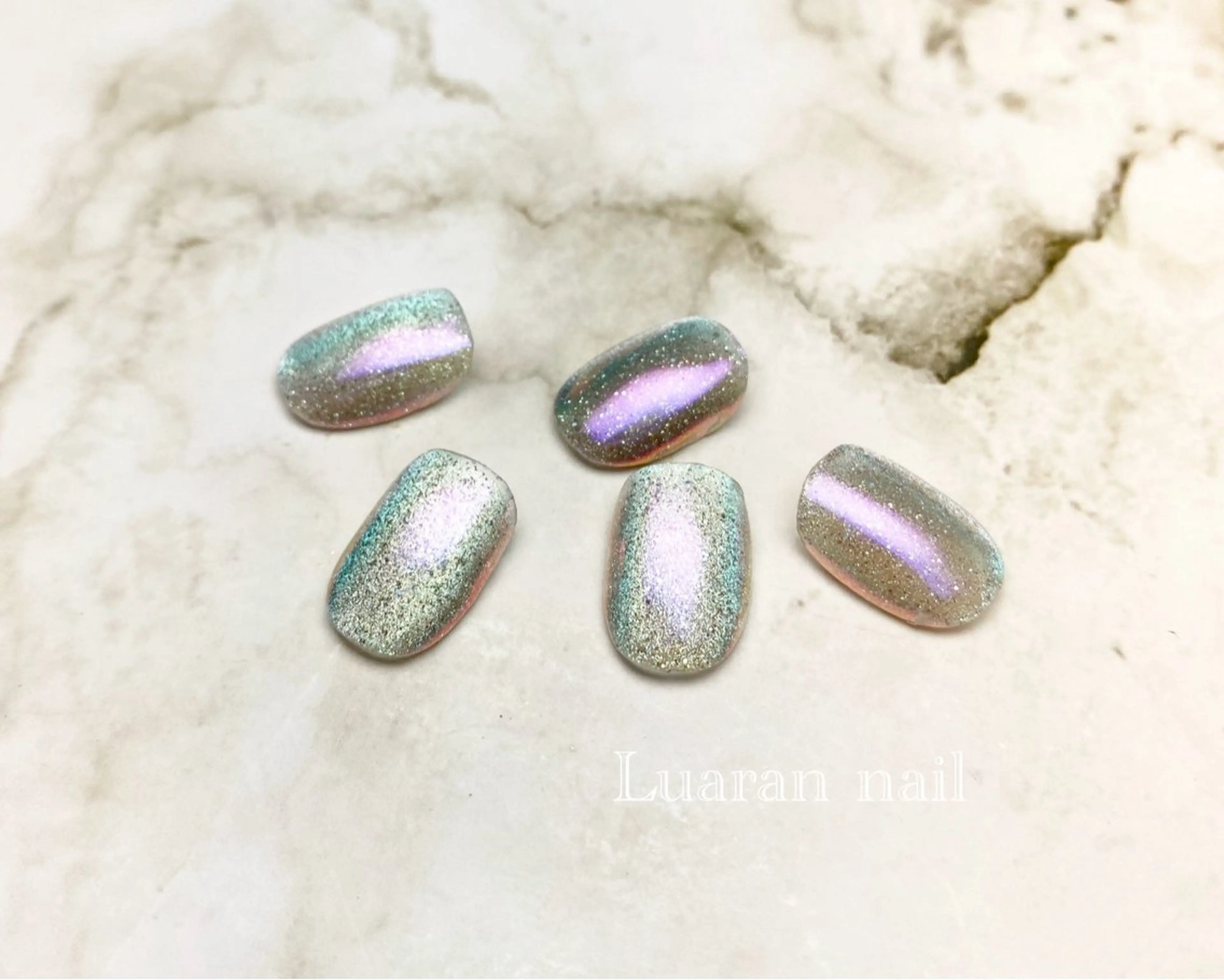 ネイル オーロラネイル フラッシュネイル フラッシュマグ マグネットネイル ハンドネイル Luaran nailのネイルデザイン