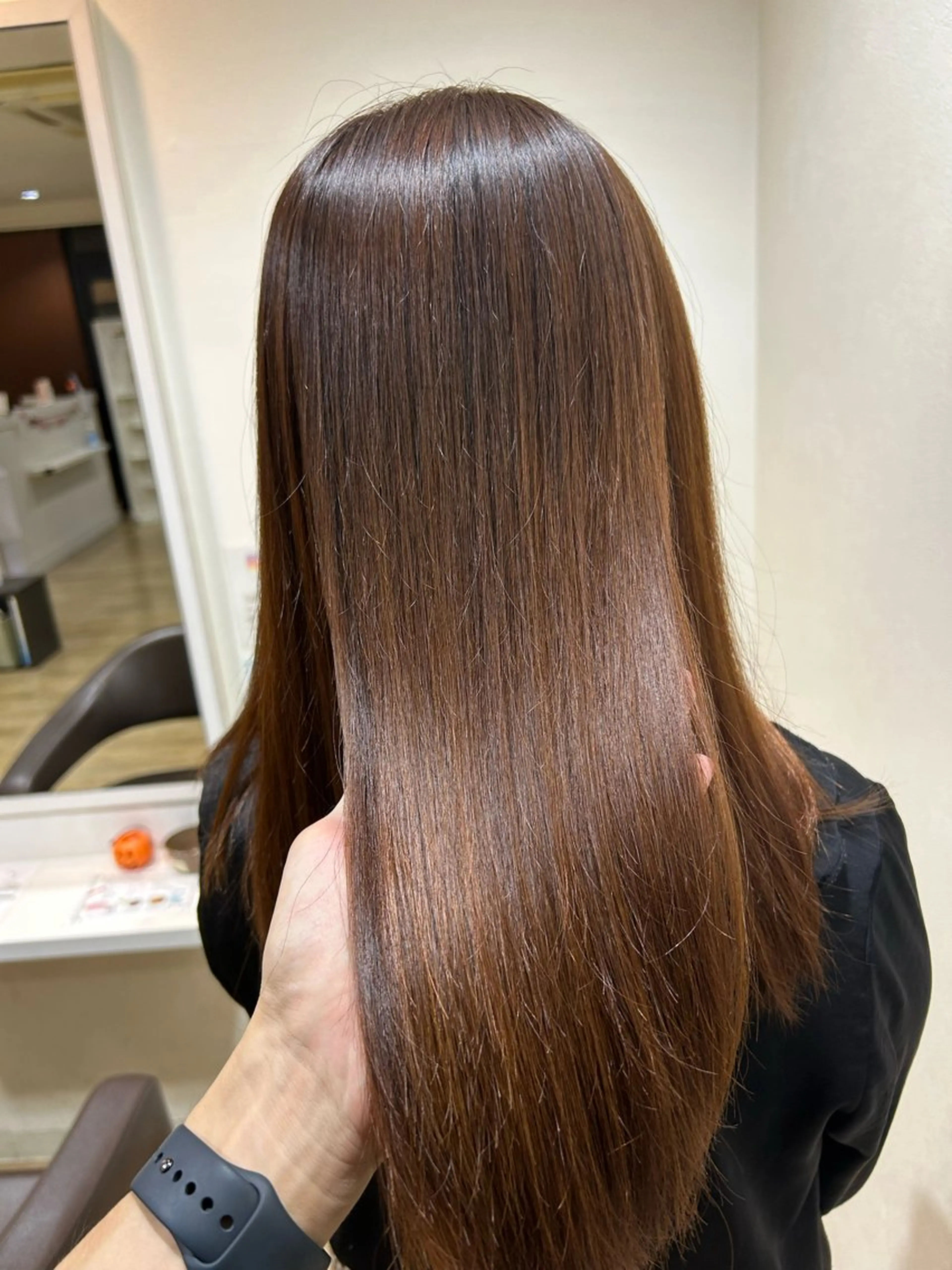 カット+🧚‍♀️サラ艶な手触り🧚‍♀️縮毛矯正の写真