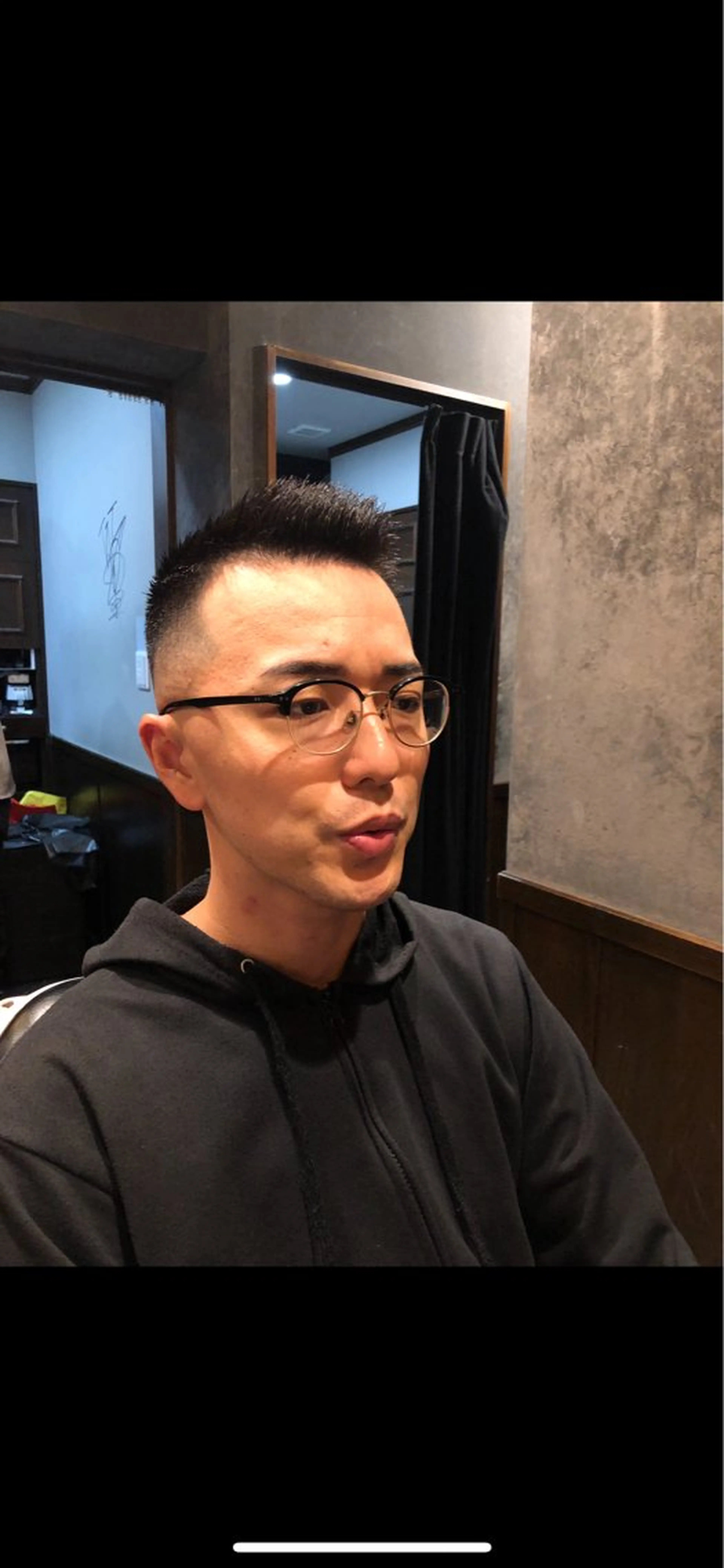 ショート ヒロ銀座所属・横浜 ヒロ銀座　米村克麻のヘアスタイル