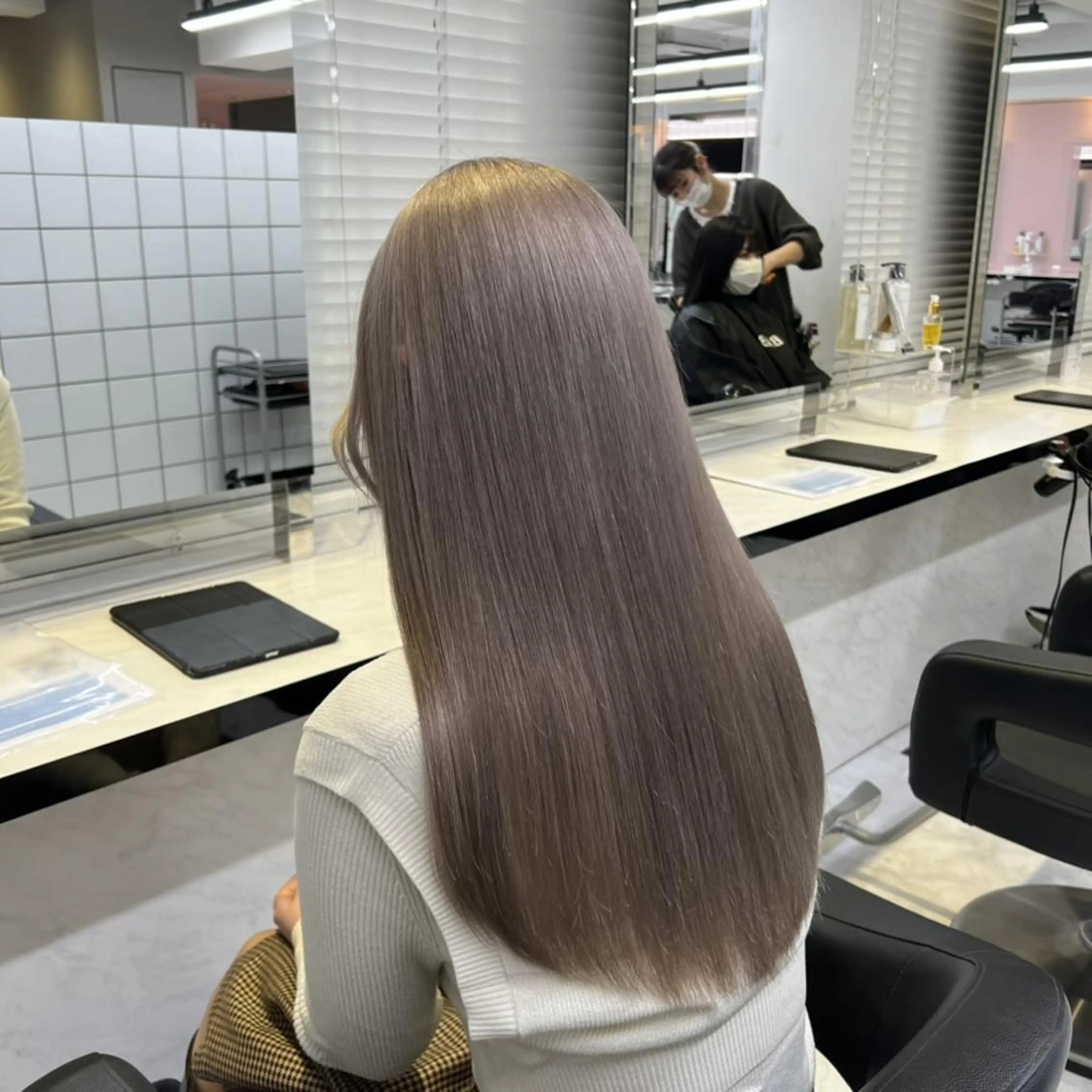 【💍8月 水・木・金限定💍】ブリーチありダブルカラー🫧コテ巻き仕上げ🪄の写真
