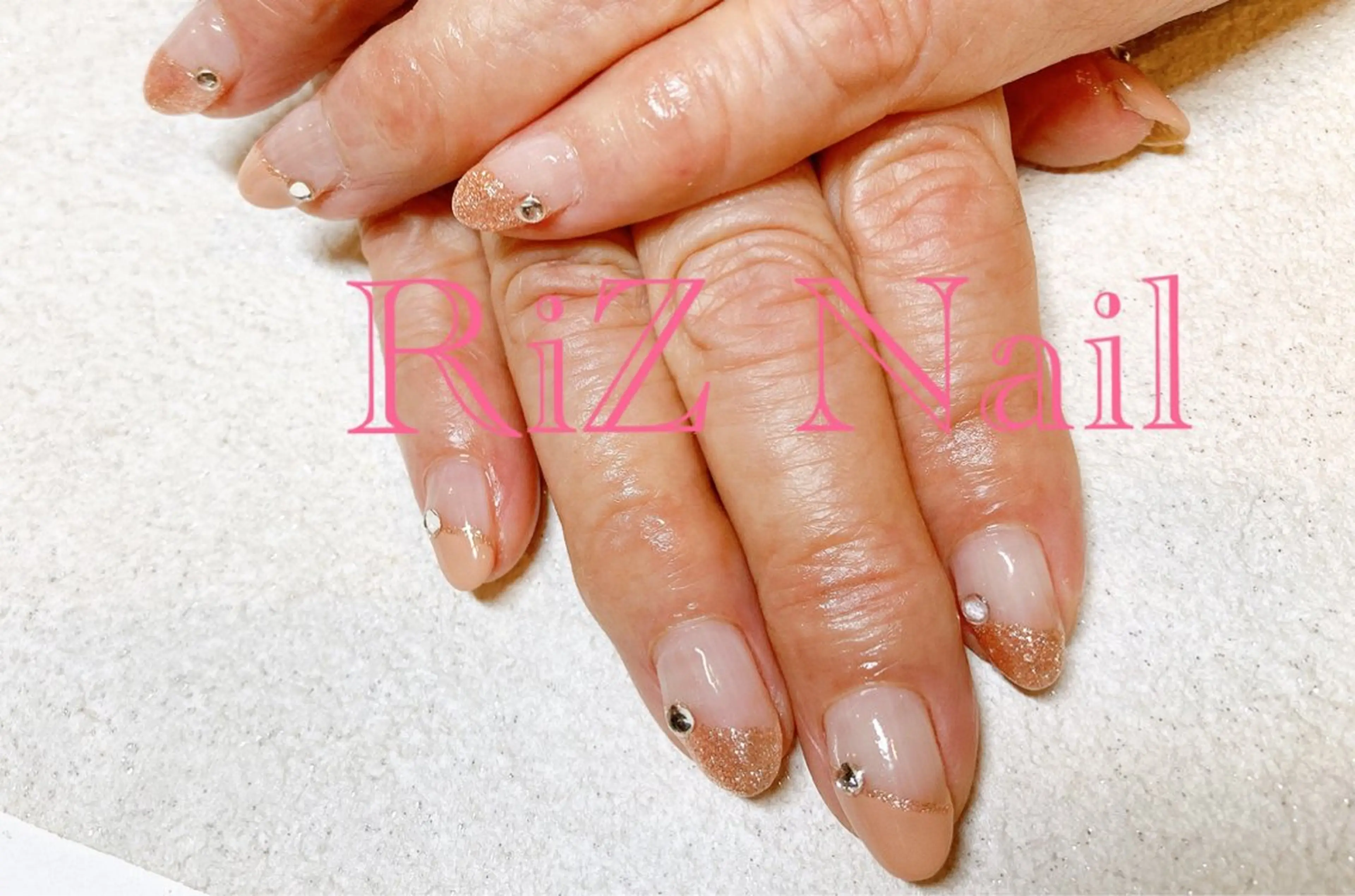 ネイル フレンチネイル 斜めフレンチ ハンドネイル RiZ nail salonのネイルデザイン