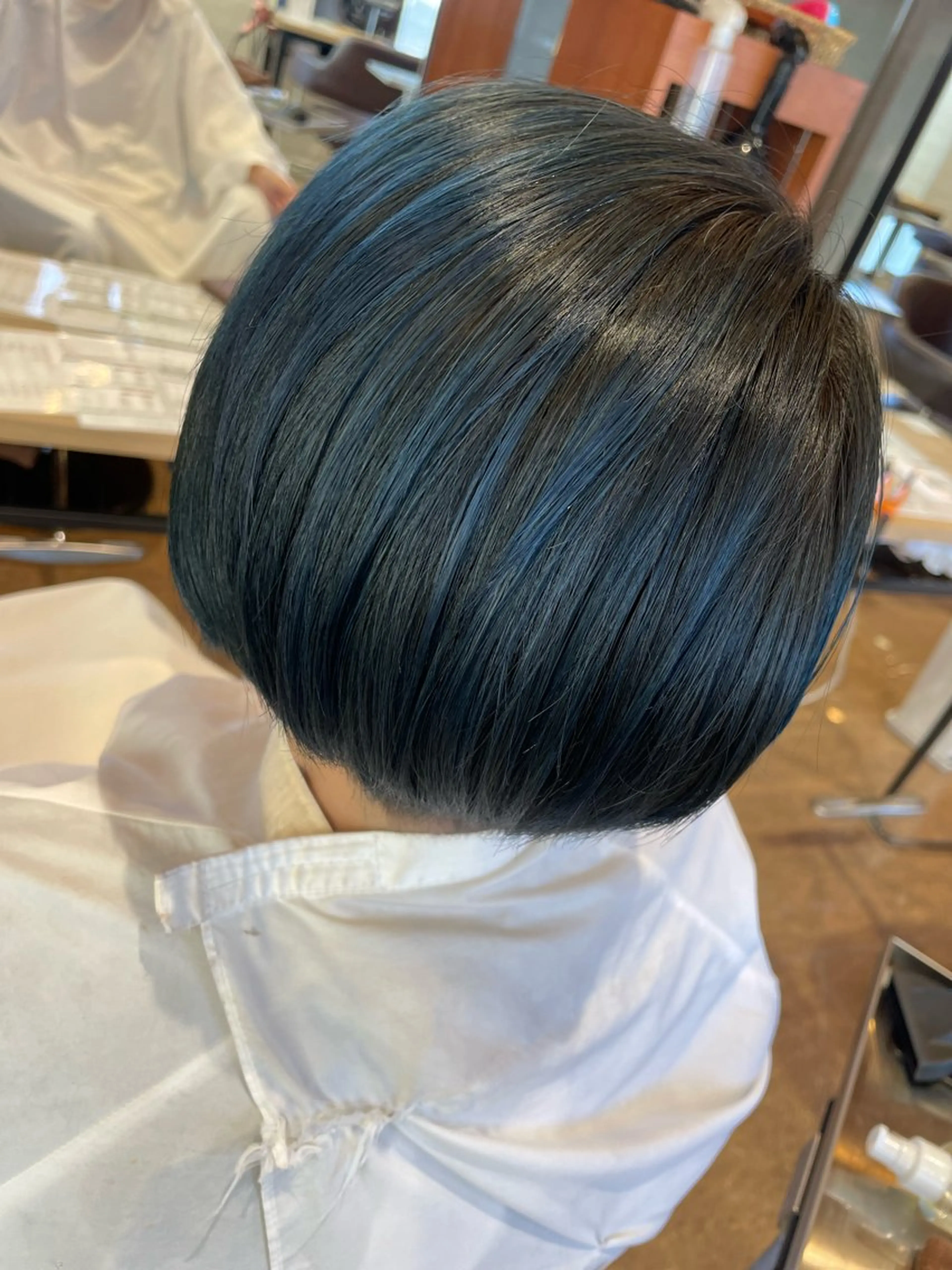 ショート ヘアカラー 仙石 愛のヘアスタイル