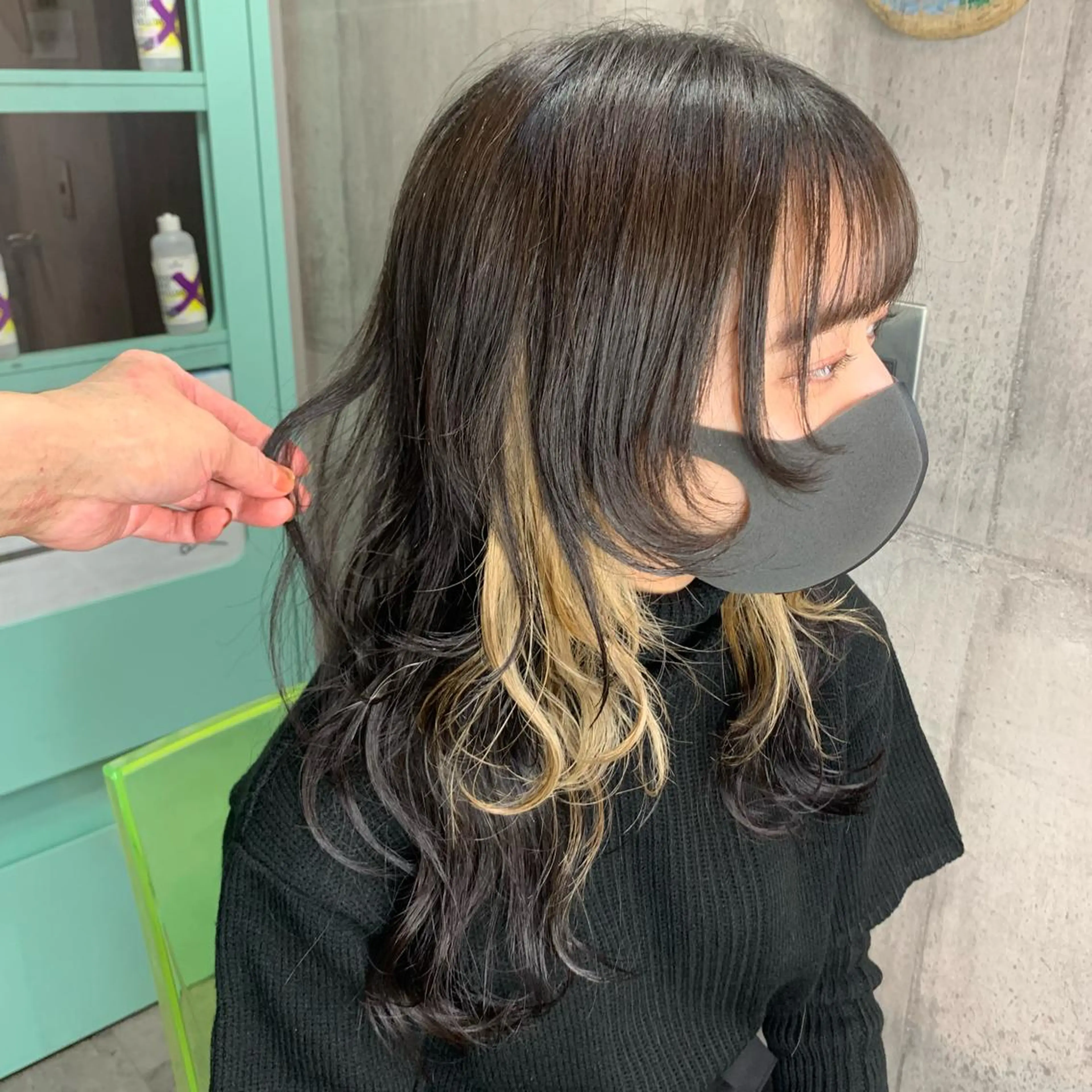 ミディアム カラー ベージュカラー ウルフカット ホワイト&レイヤーカ ットエクステ長畠俊輔のヘアスタイル