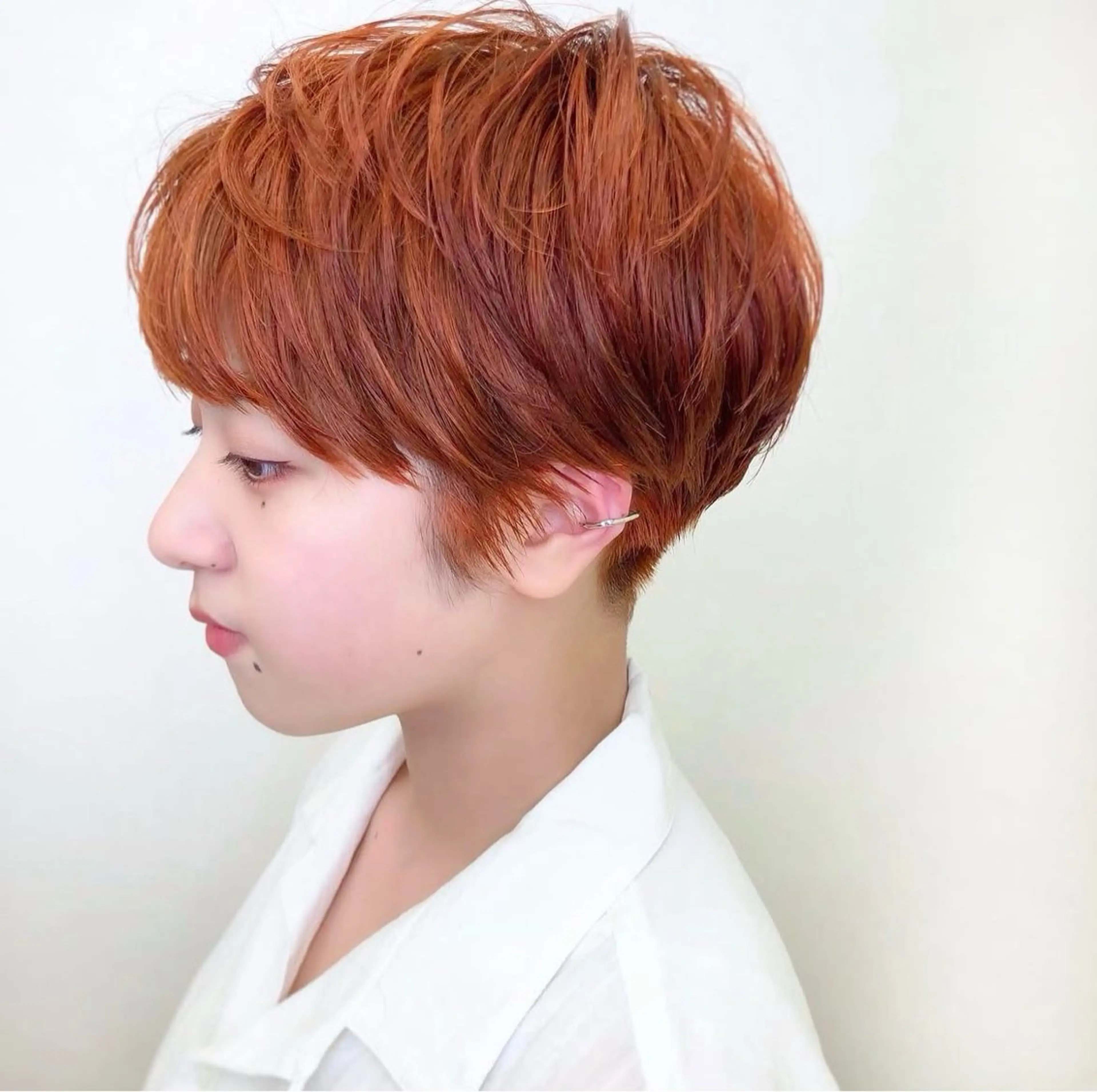 ショート カラー ベージュカラー ブリーチ オレンジ オレンジベージュ カット ヘアカラー ナカジマ ナナのヘアスタイル