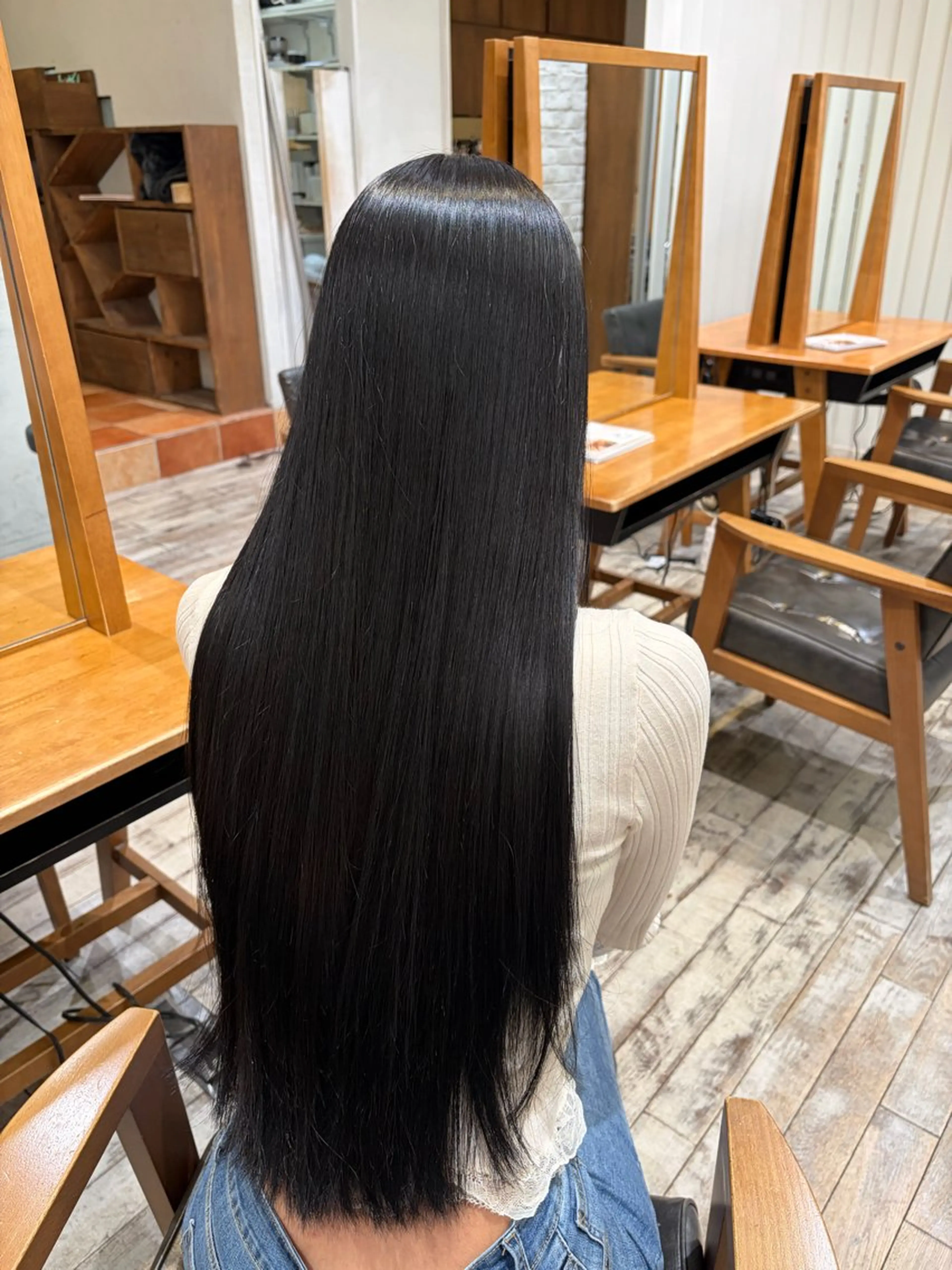 ロング カラー トリートメント 平居 舞白のヘアスタイル