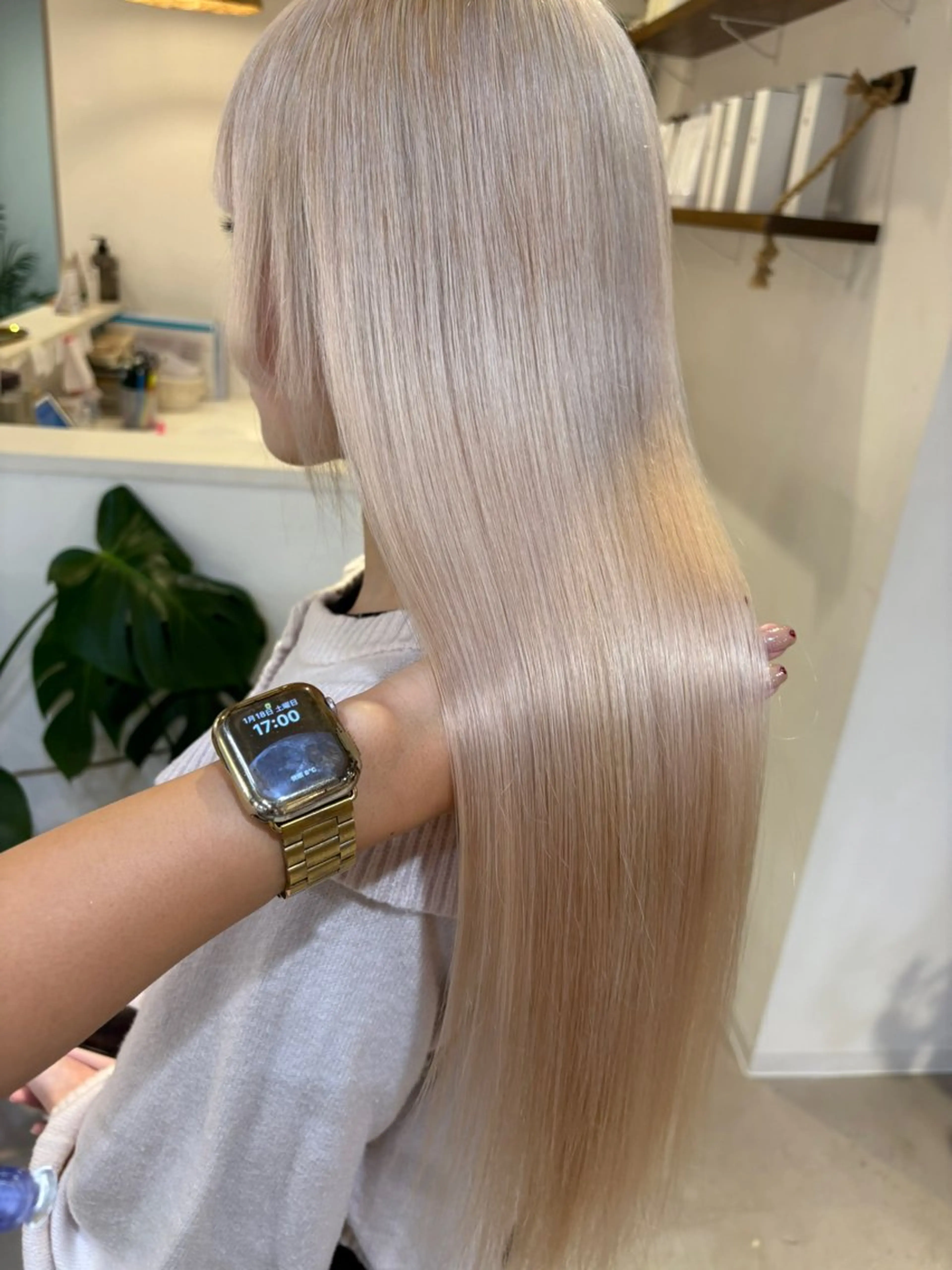 ロング ヘアカラー ココルアナ 豊中美容室のヘアスタイル