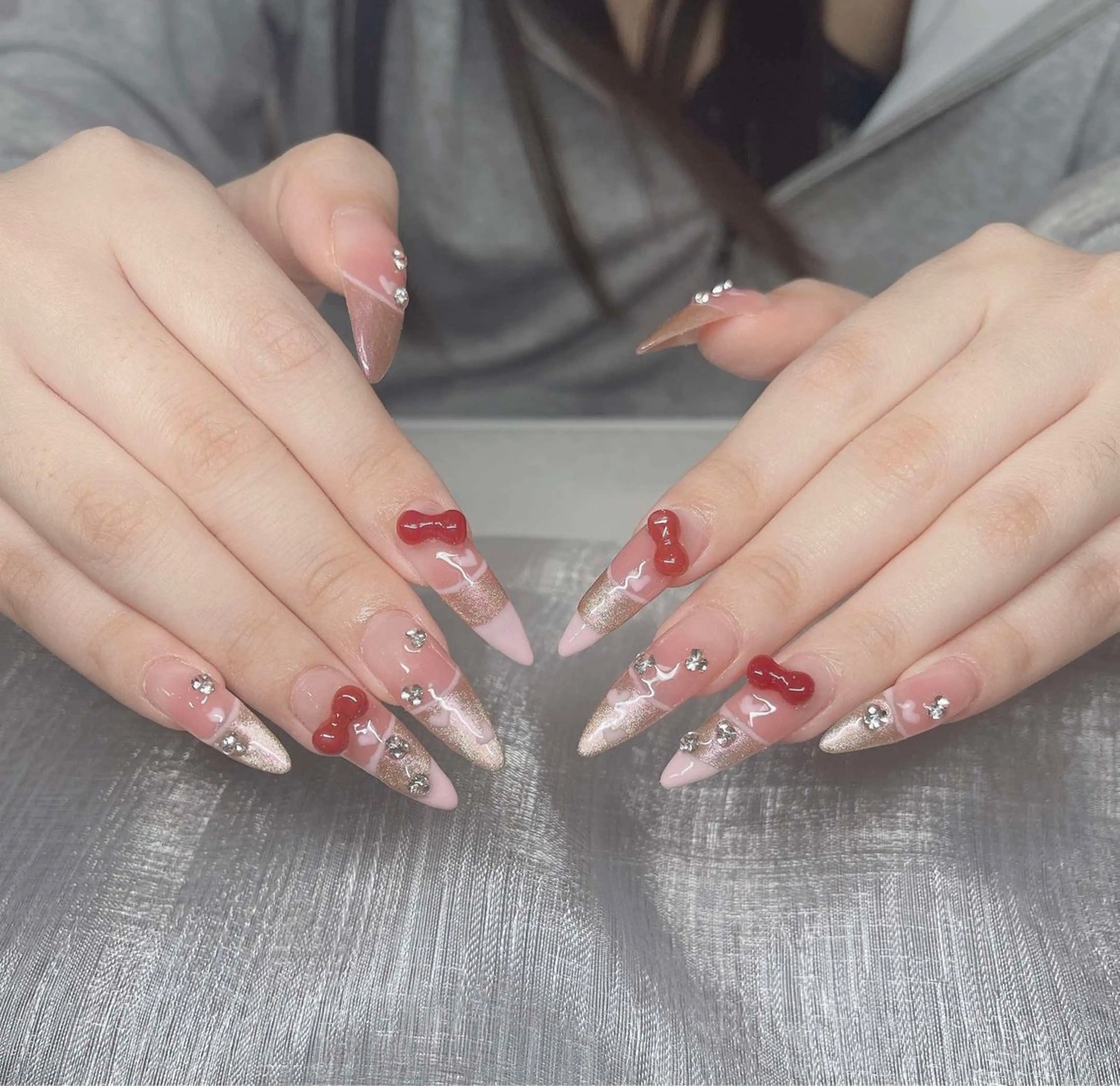 ネイル 長さ出し グラデーション 卒業式 キラキラネイル マグネットネイル ハンドネイル Lee Nailsのネイルデザイン