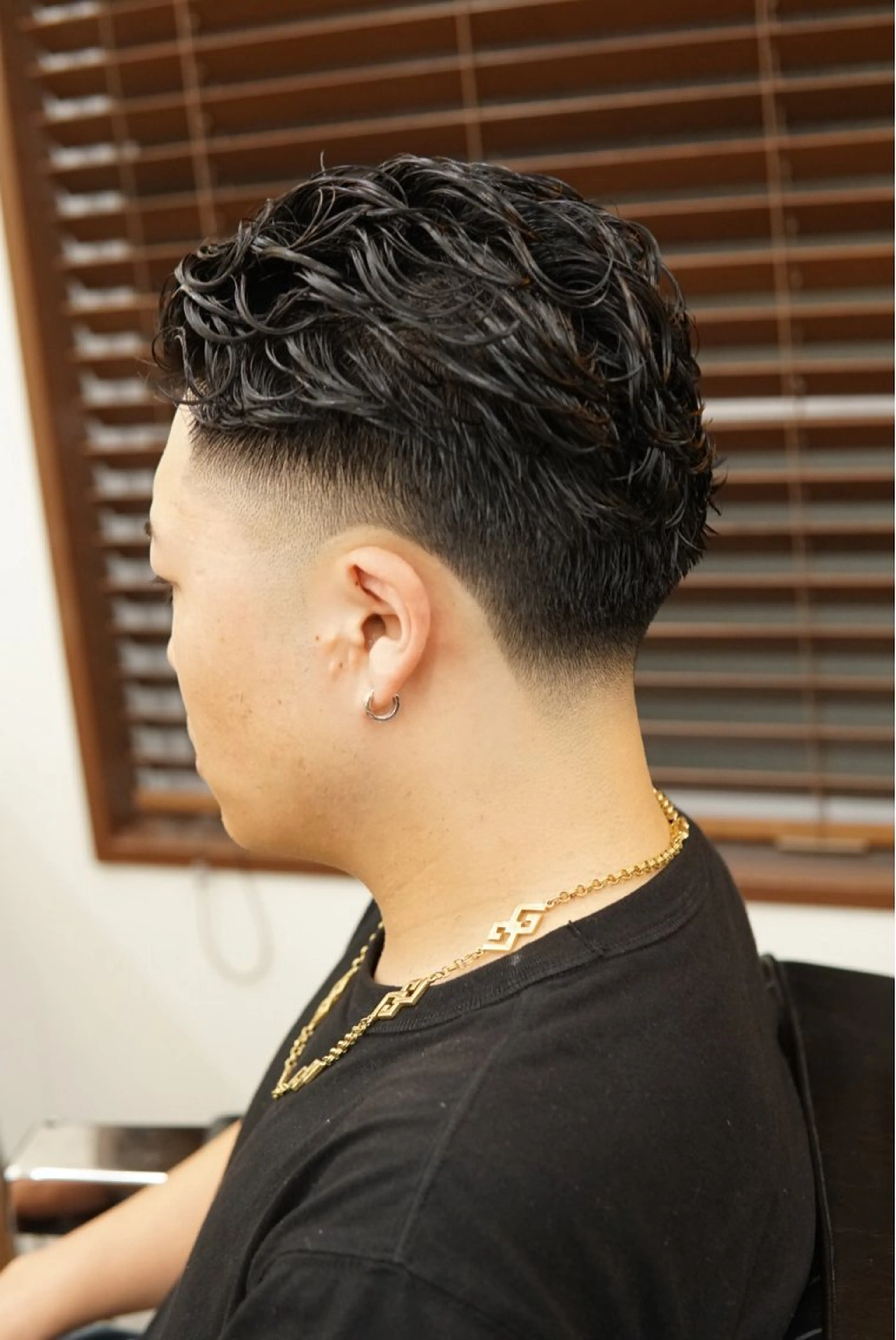 ミディアム パーマ メンズ ミディアムパーマ フェードカット メンズパーマ THE CHOP SHOP HARAJUKU所属・竹内 亮太のヘアスタイル