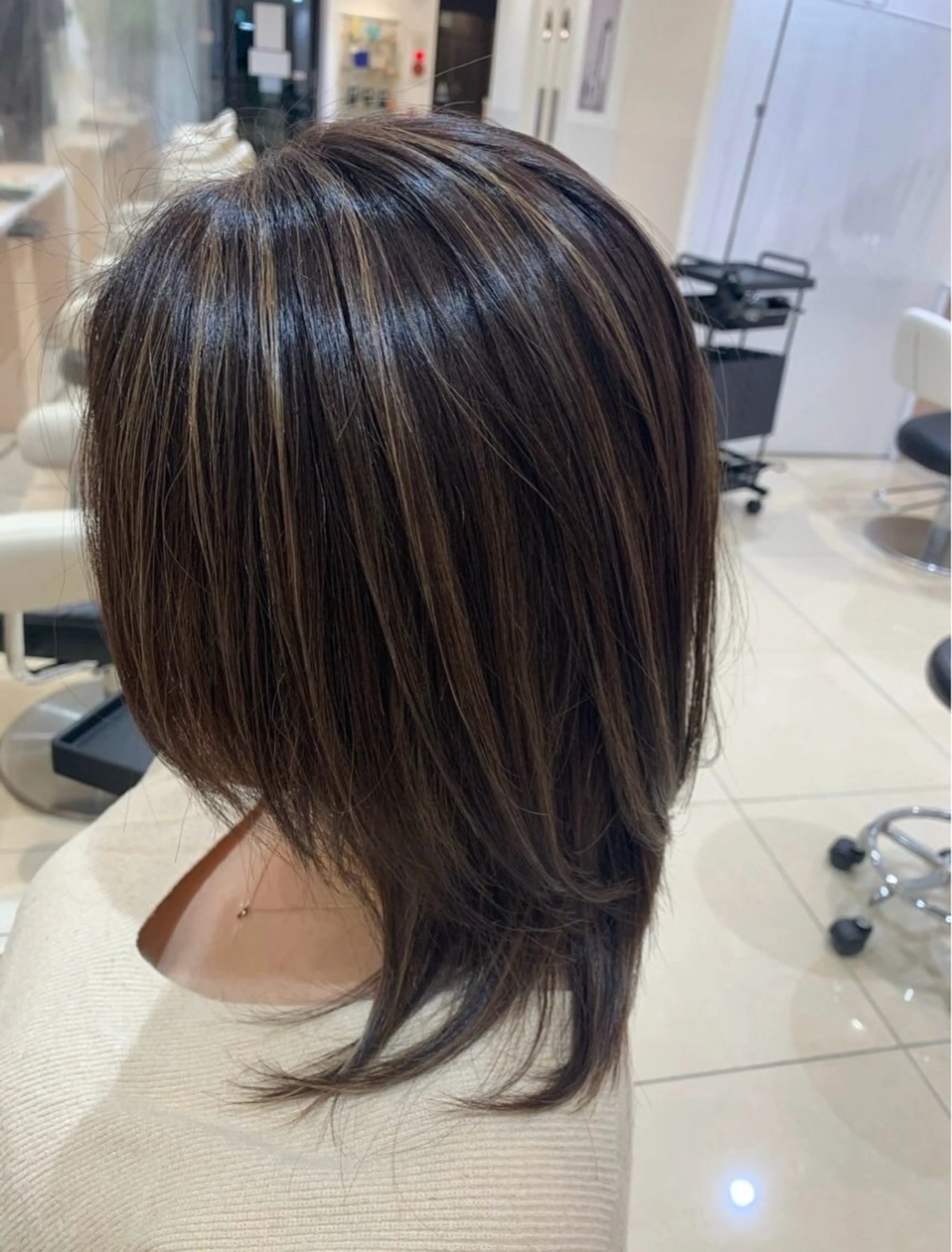 カラー 若槻 美有のヘアスタイル