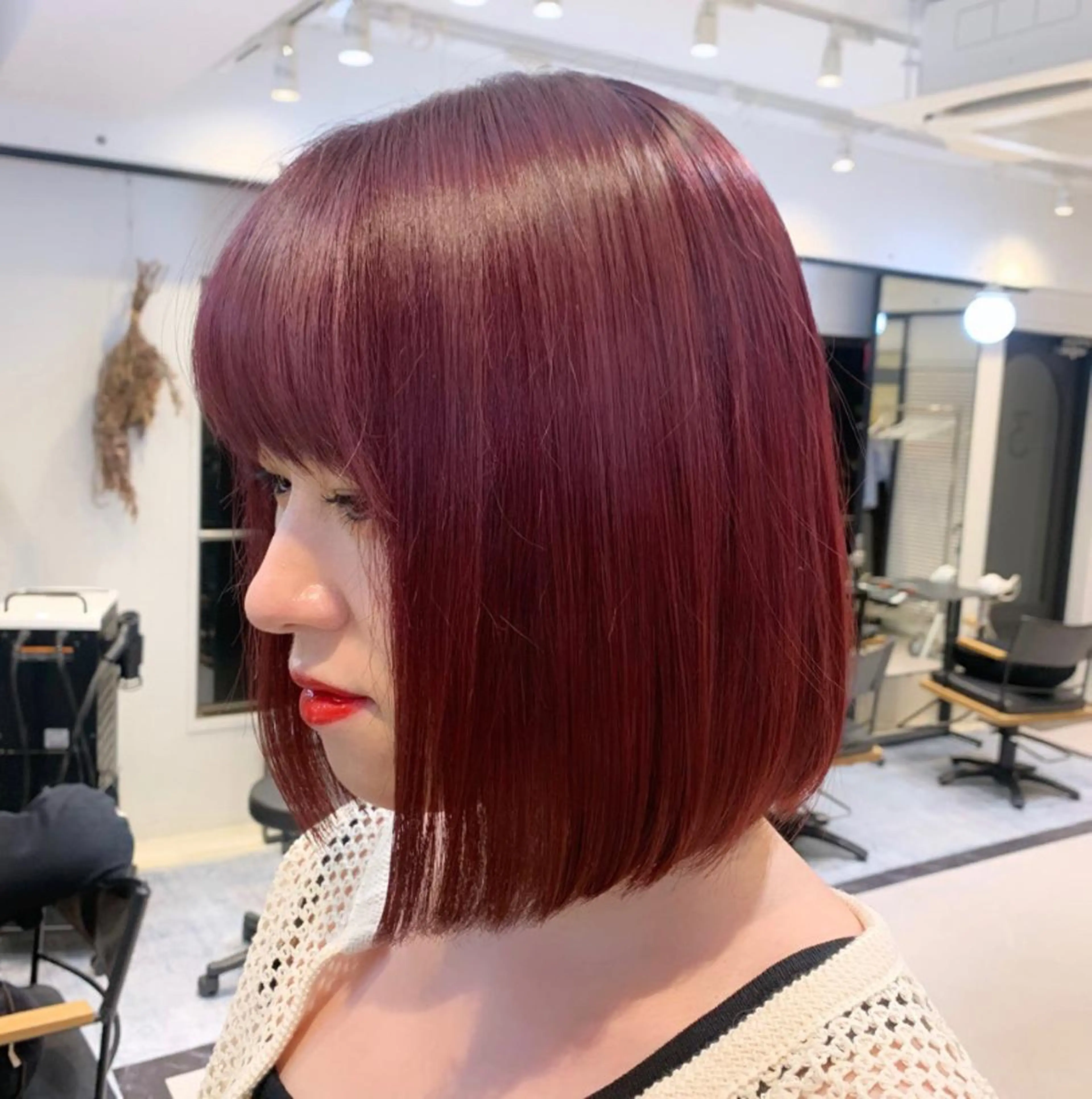 ミディアム 切りっぱなしボブ ボブ 淡いハイトーンカラー レイヤーカットゆうかのヘアスタイル