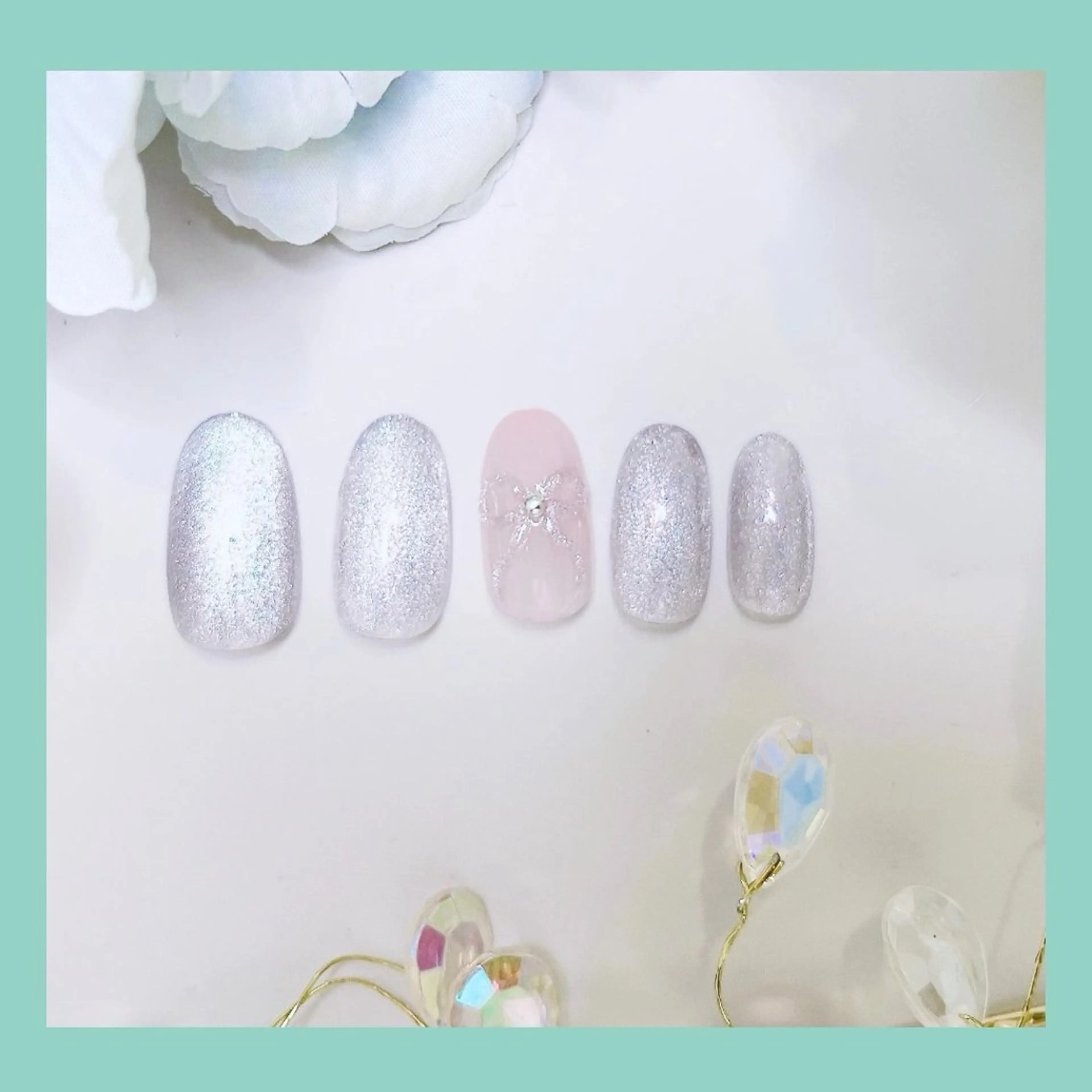 ちゅるるん夏のシンプルネイル💅人気のマグネットも◎の写真