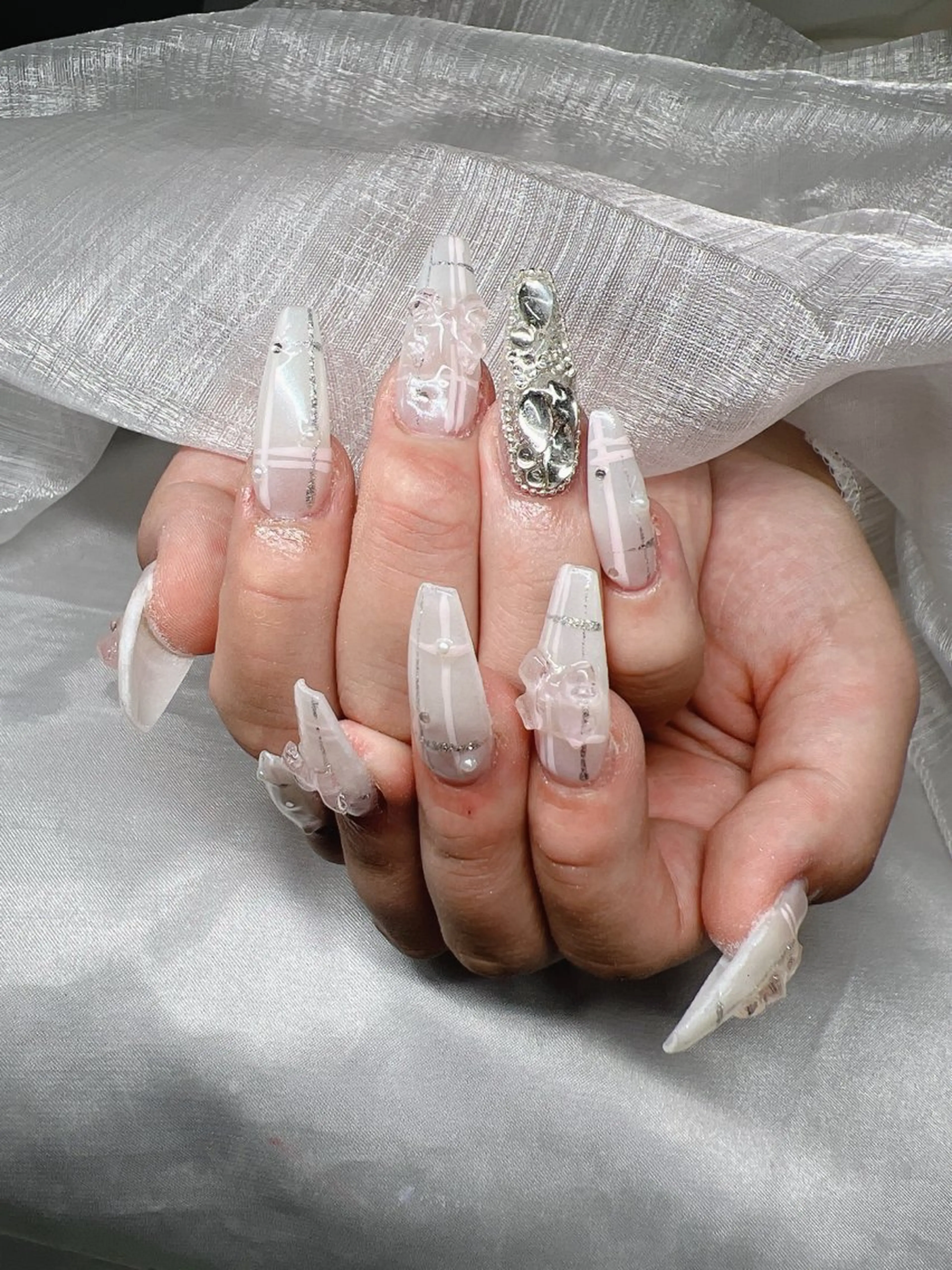 ネイル 長さ出し グラデーション 卒業式 キラキラネイル マグネットネイル ハンドネイル Lee Nailsのネイルデザイン