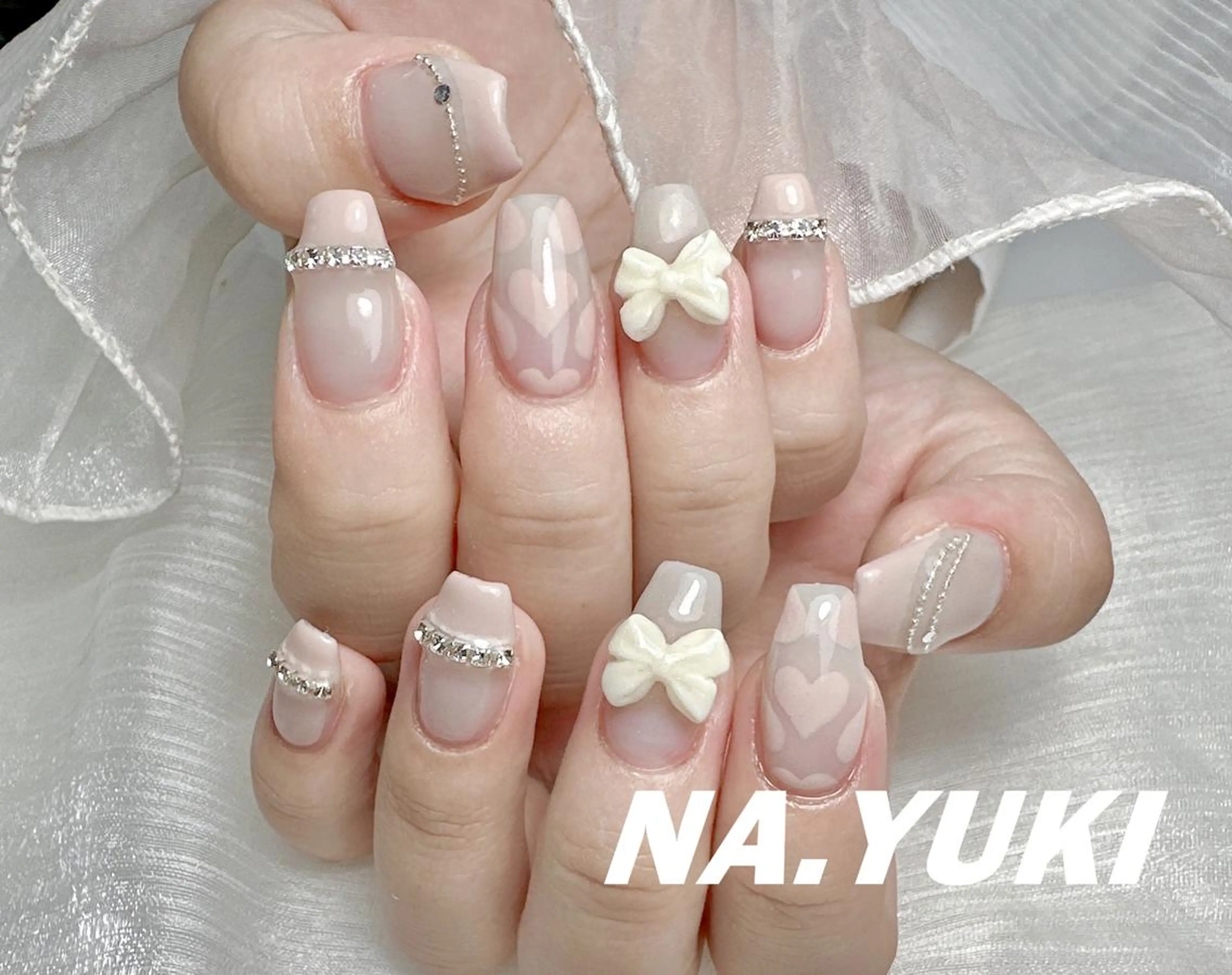 ネイル ハンドネイル ハンドケア 🌷 Mooning 🌷のネイルデザイン