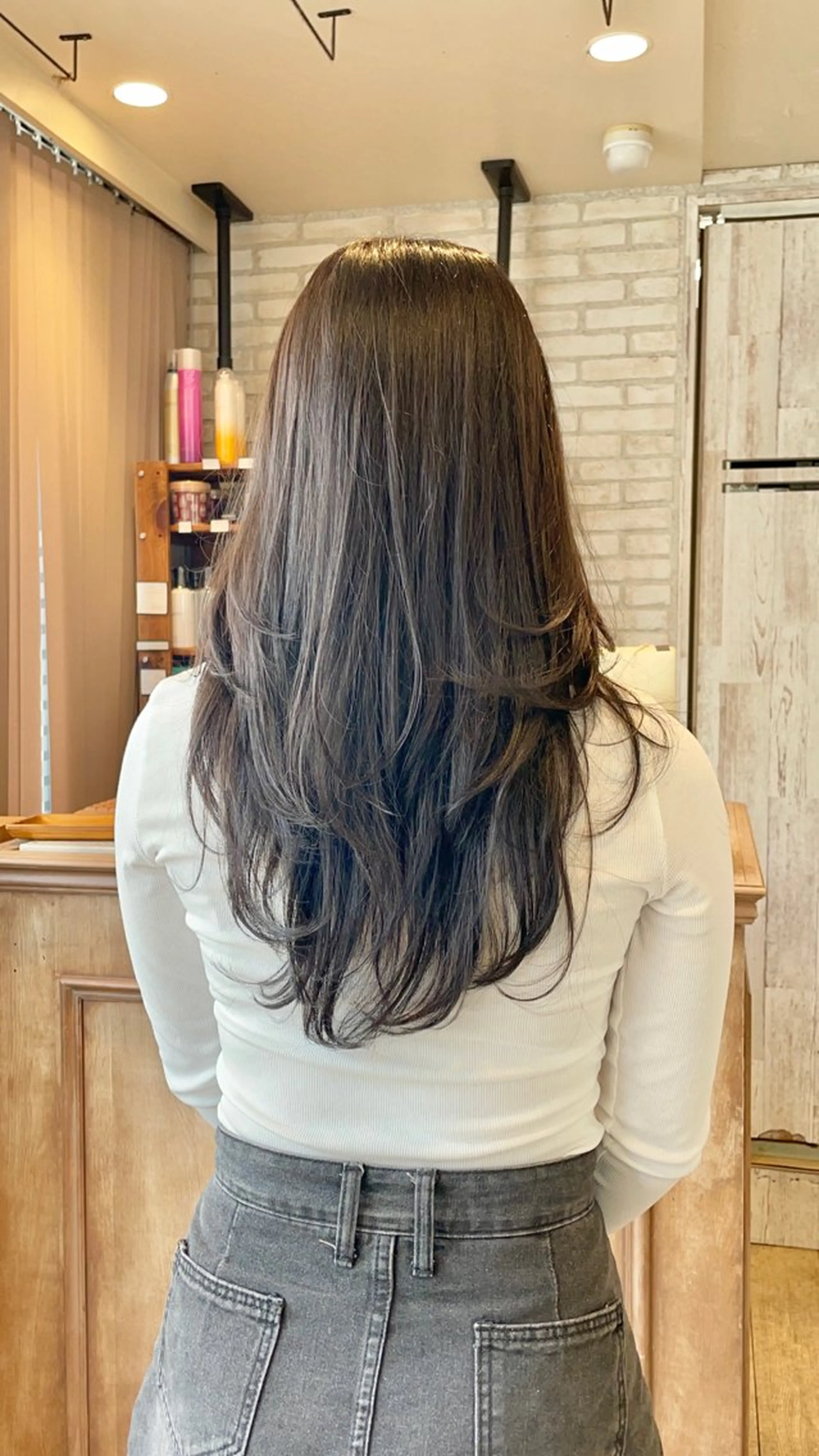 ロング カラー アッシュ レイヤーカット カット ヘアカラー トリートメント ✨横須賀髪質改善✨️ 加藤 百音のヘアスタイル