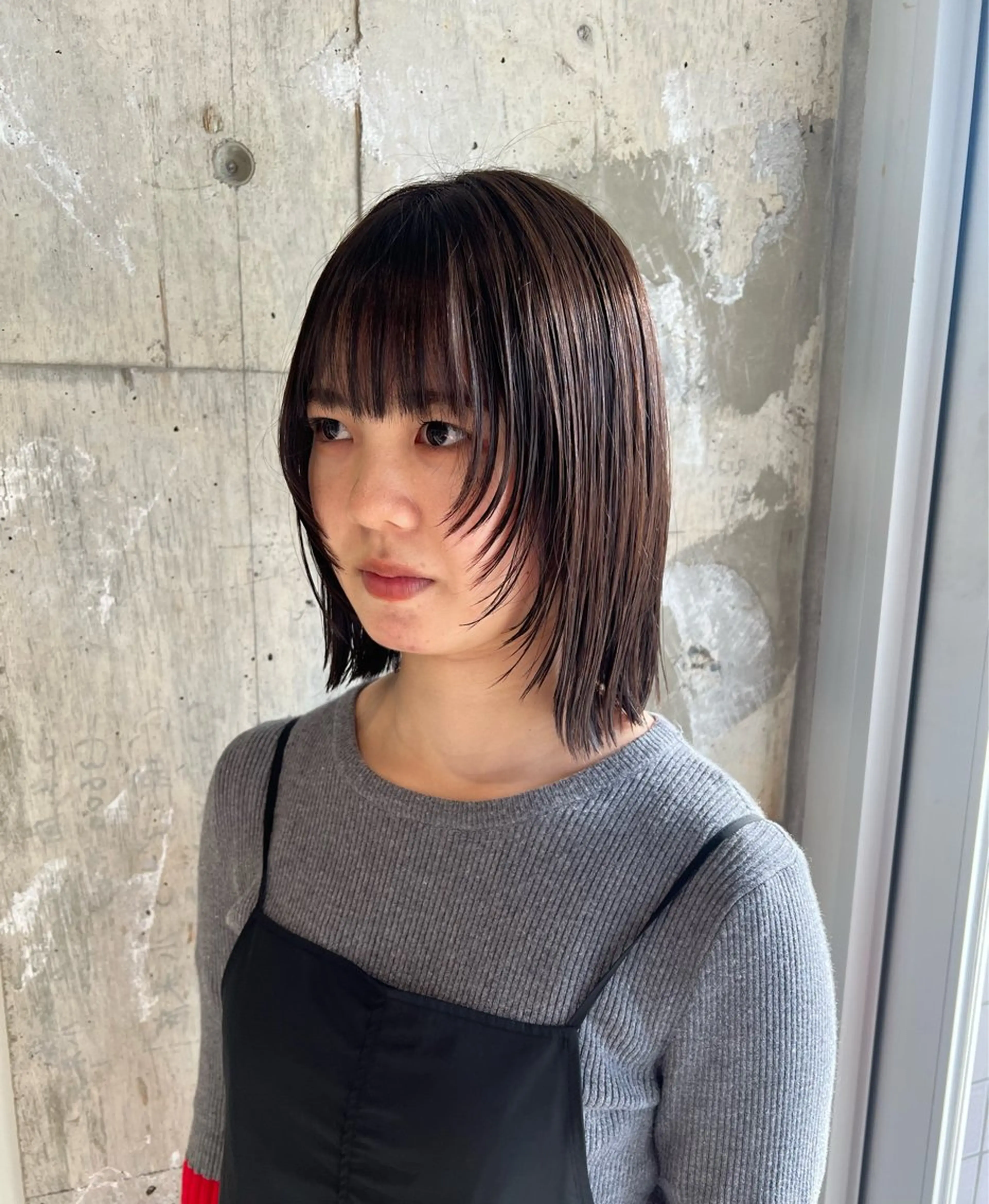 ショート カラー ボブ 顔まわりレイヤー 顔周りカット レイヤーカット piilo. かわい  なつみのヘアスタイル