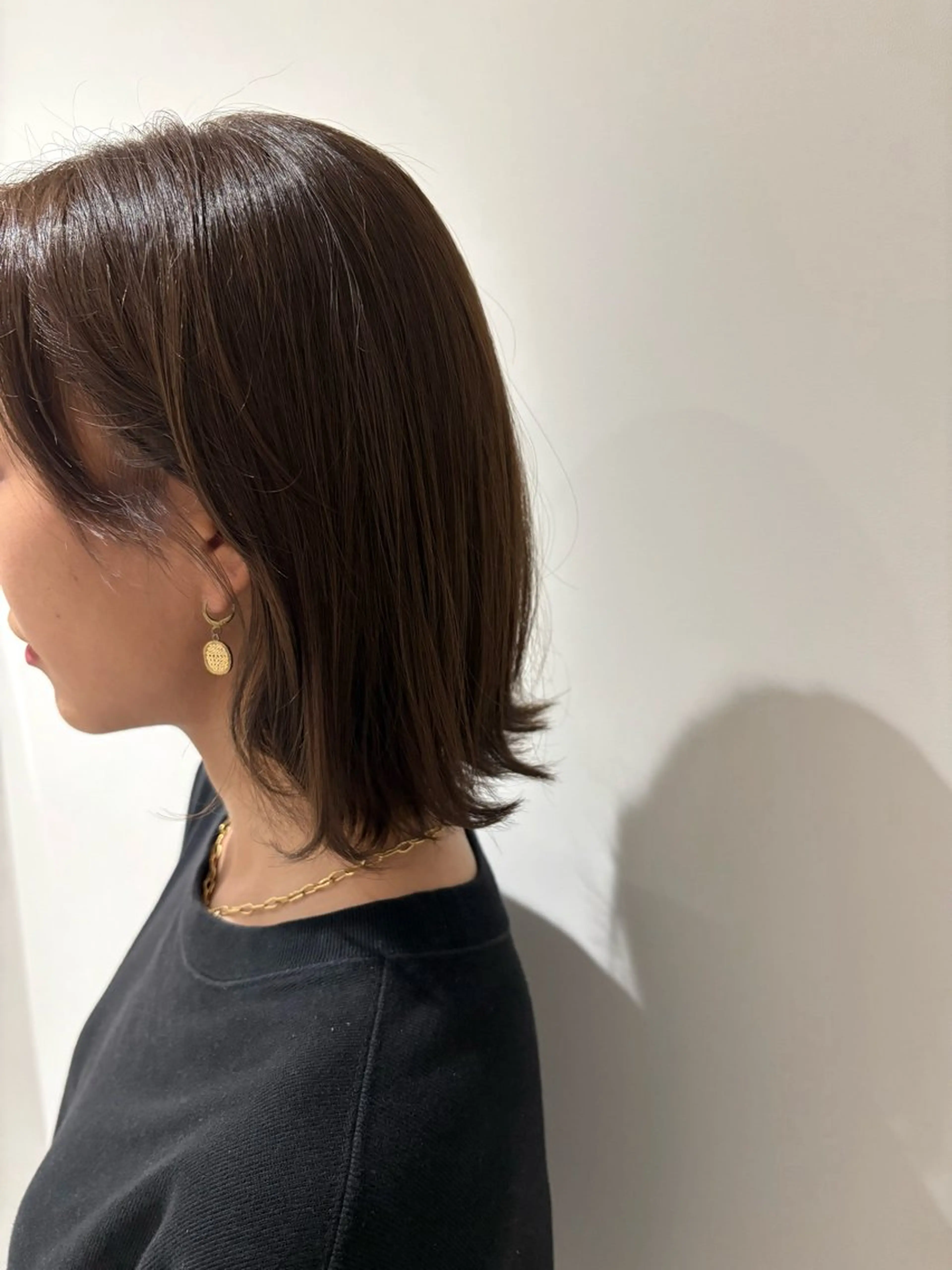 カラー 黒髪 ブリーチ グレージュ ヘアカラー LINOA志賀亜優美 /モデル募集中のヘアスタイル