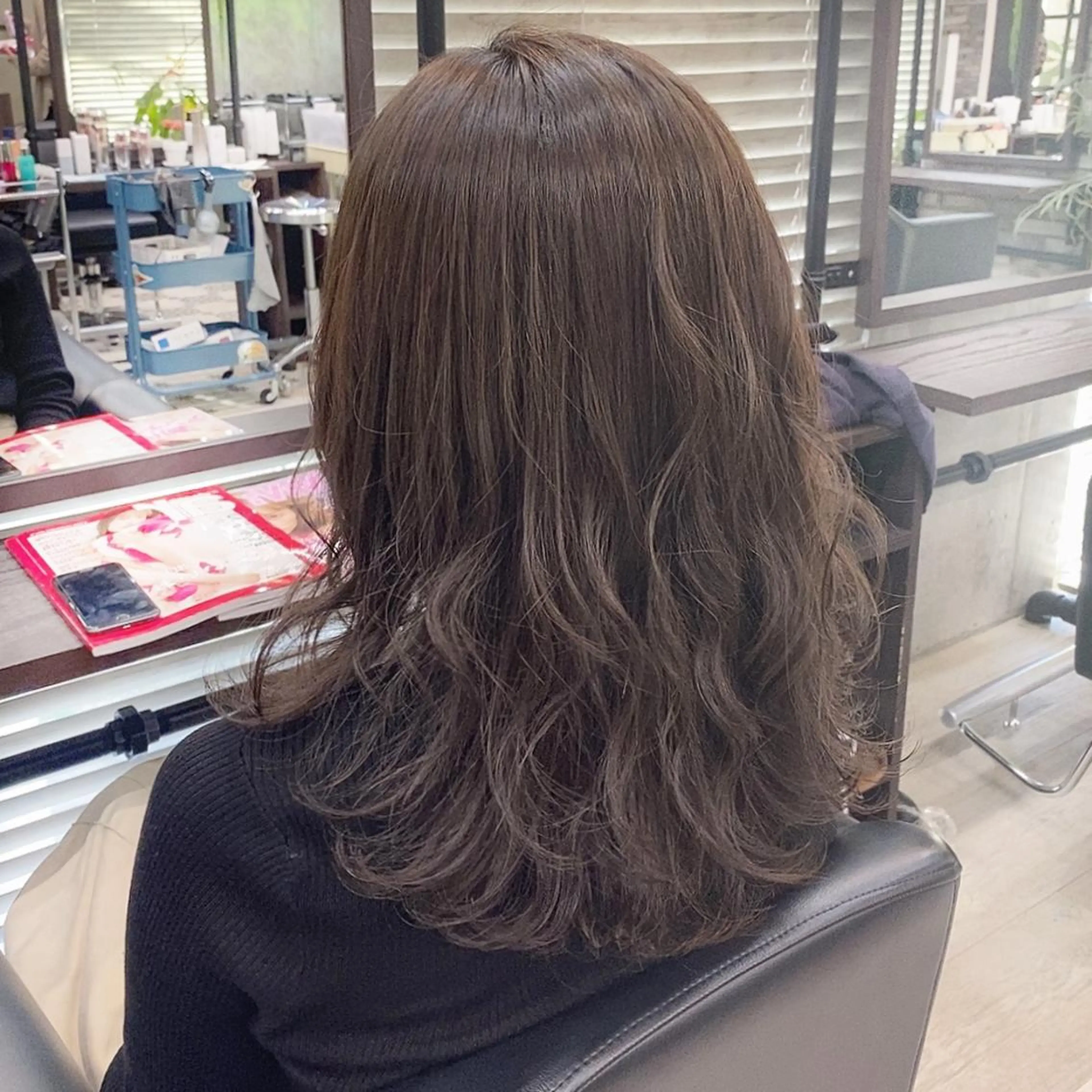 セミロング カラー ブリーチ ブラウンカラー モカブラウン ブリーチなしカラー ボブ 韓国ヘア☁️ mitsukiのヘアスタイル