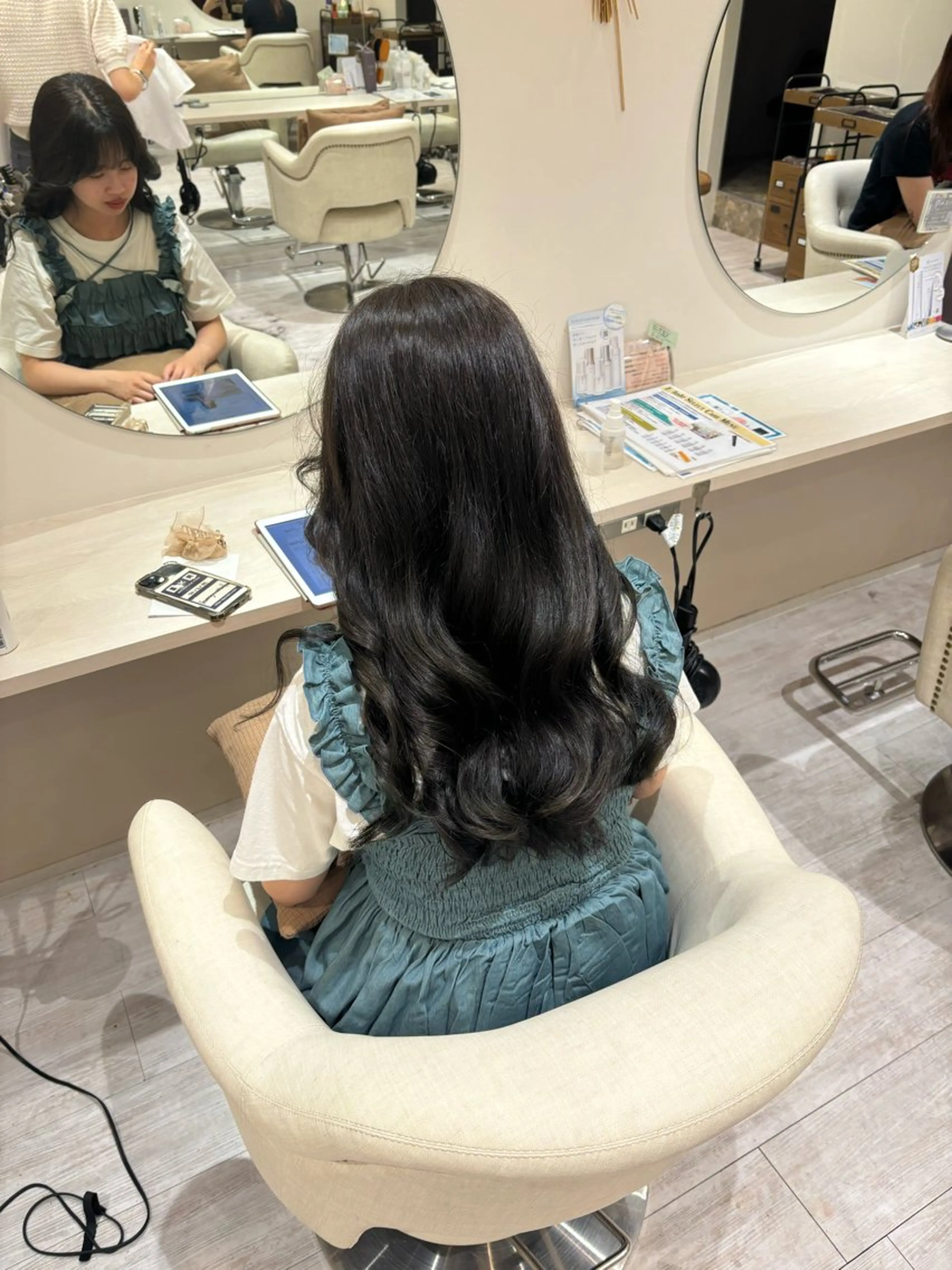 ロング カラー ベージュカラー 透明感カラー オリーブベージュ Ｆ.まひろ🎀 暖色カラー／ベージュのヘアスタイル