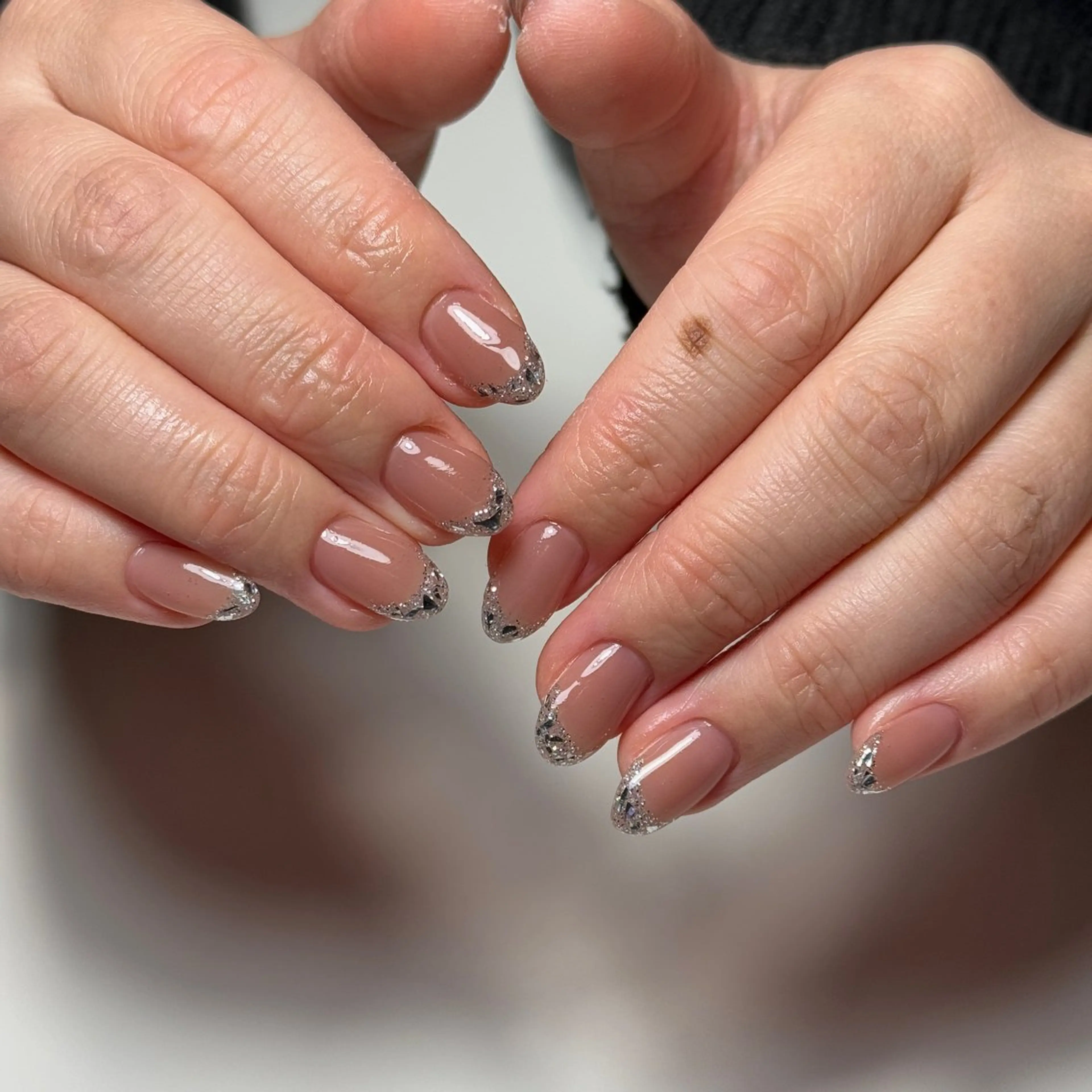 ネイル フレンチネイル ガラスフレンチ ハンドネイル Salon Luciaのネイルデザイン