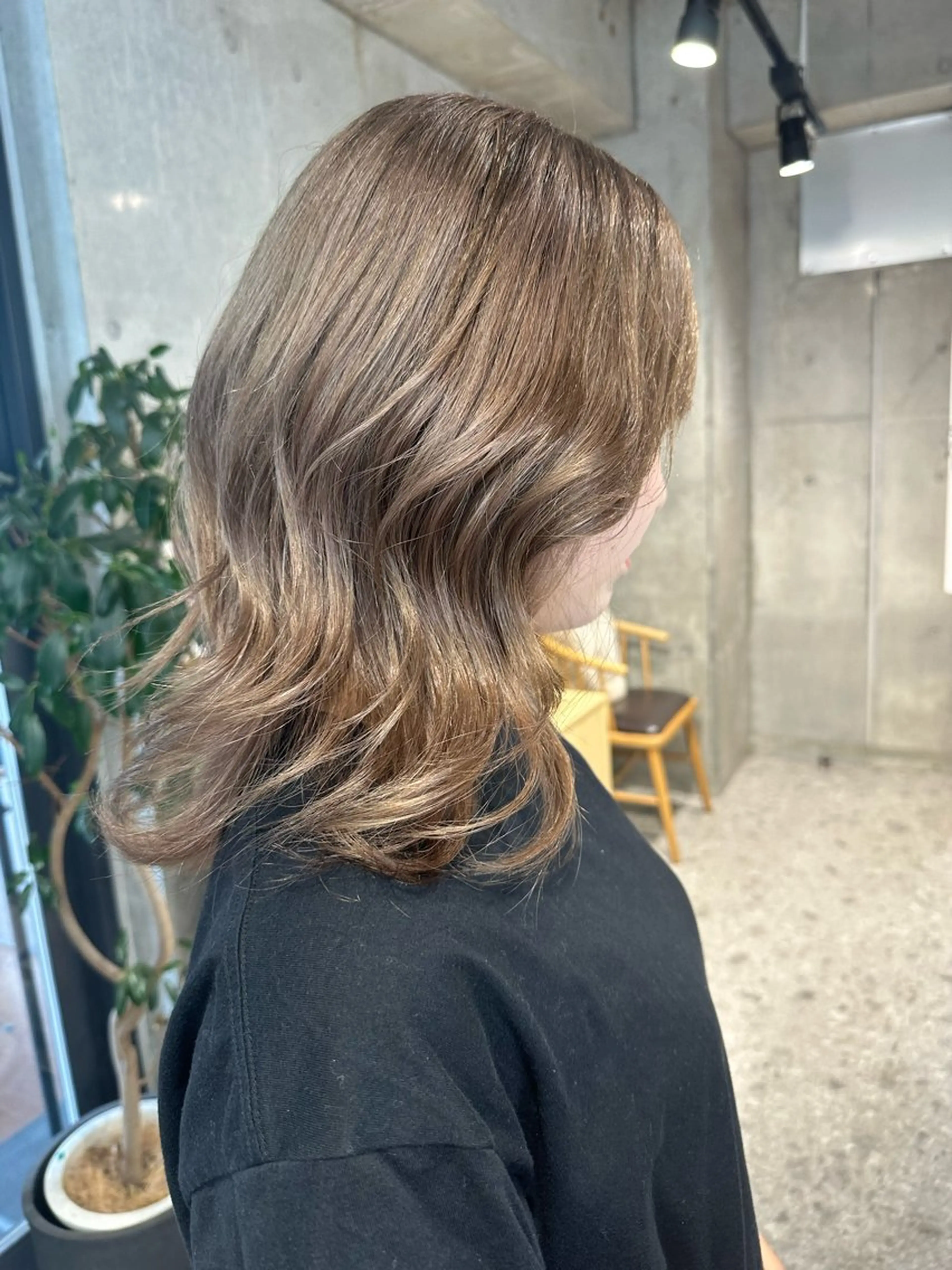 ミディアム カット ヘアカラー ︎🤎W color MIYU‎🤎のヘアスタイル