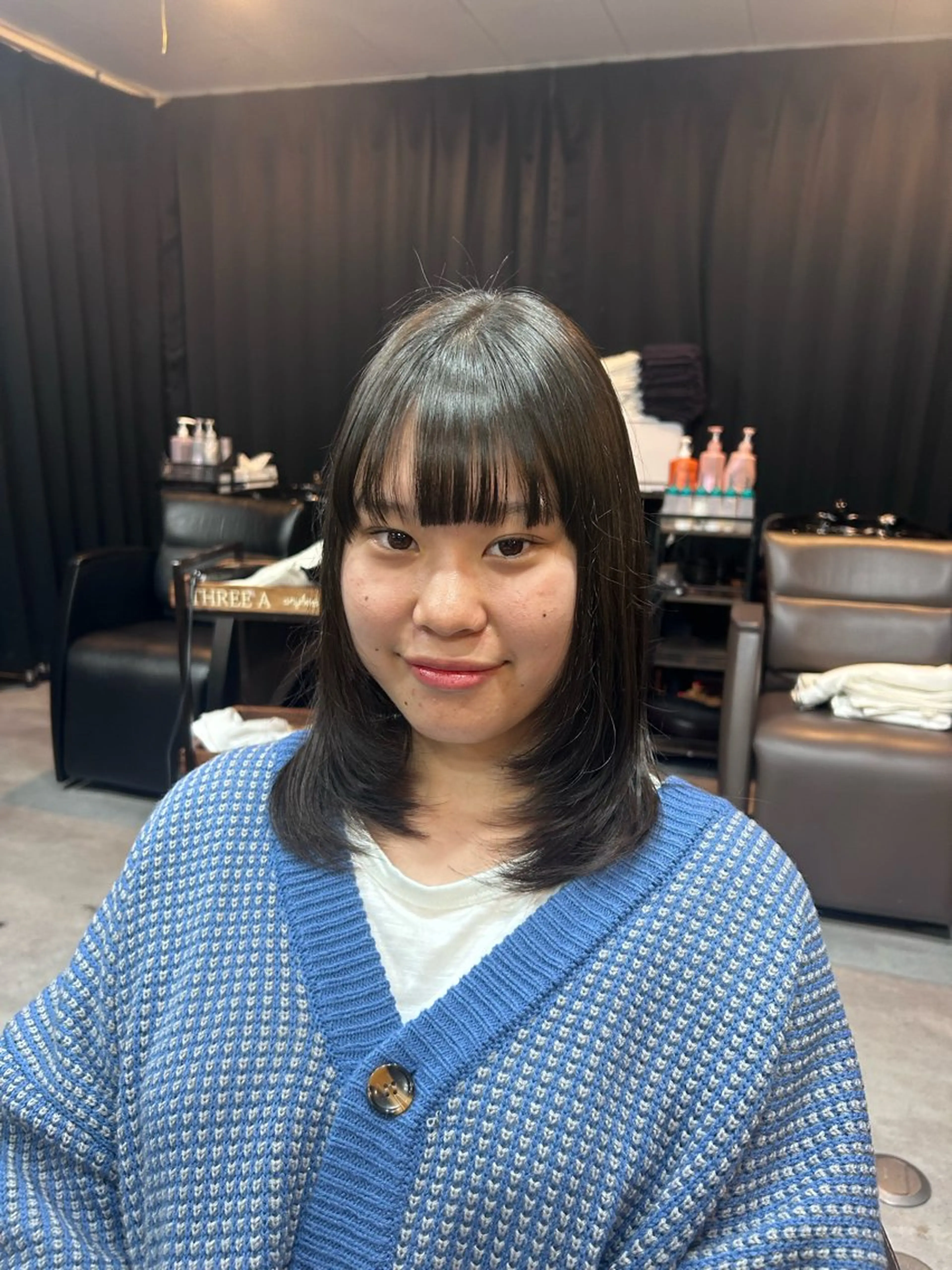 ミディアム レイヤーカット ハイトーン×艶カラー 🤍MIZUKIのヘアスタイル