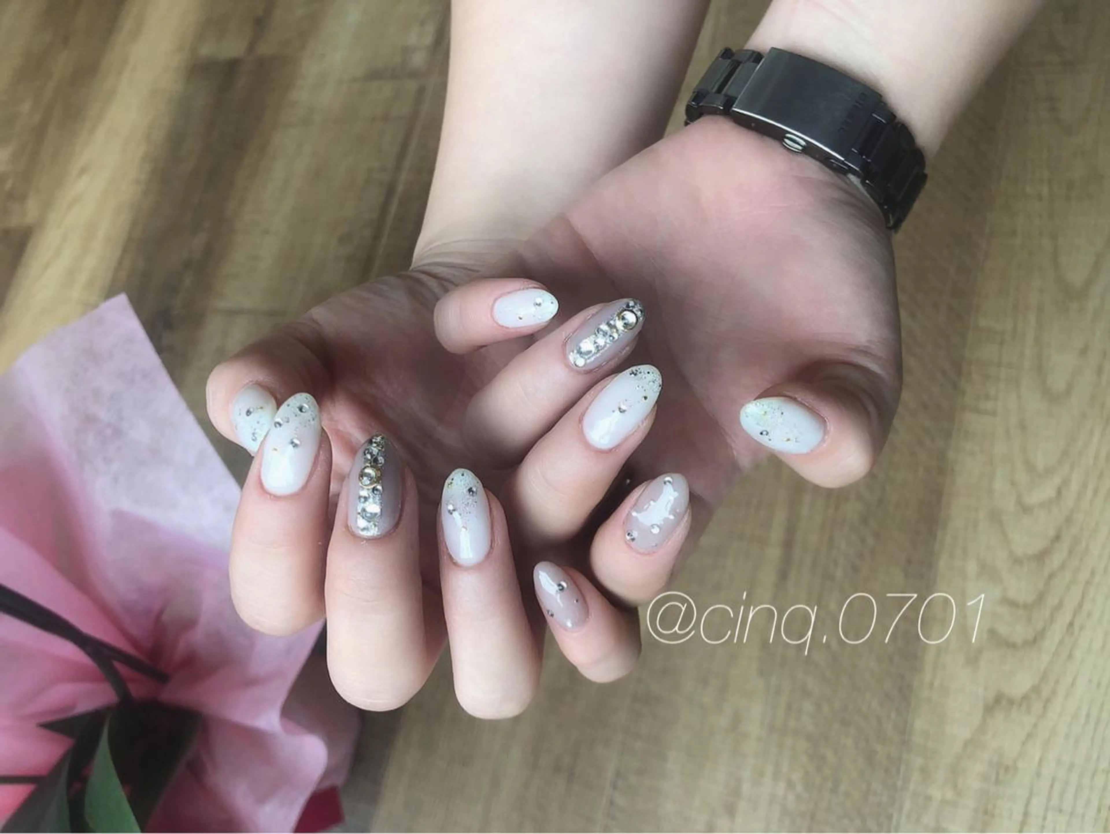 ネイル キラキラネイル 持ち込み ViLL 新小岩のネイルデザイン