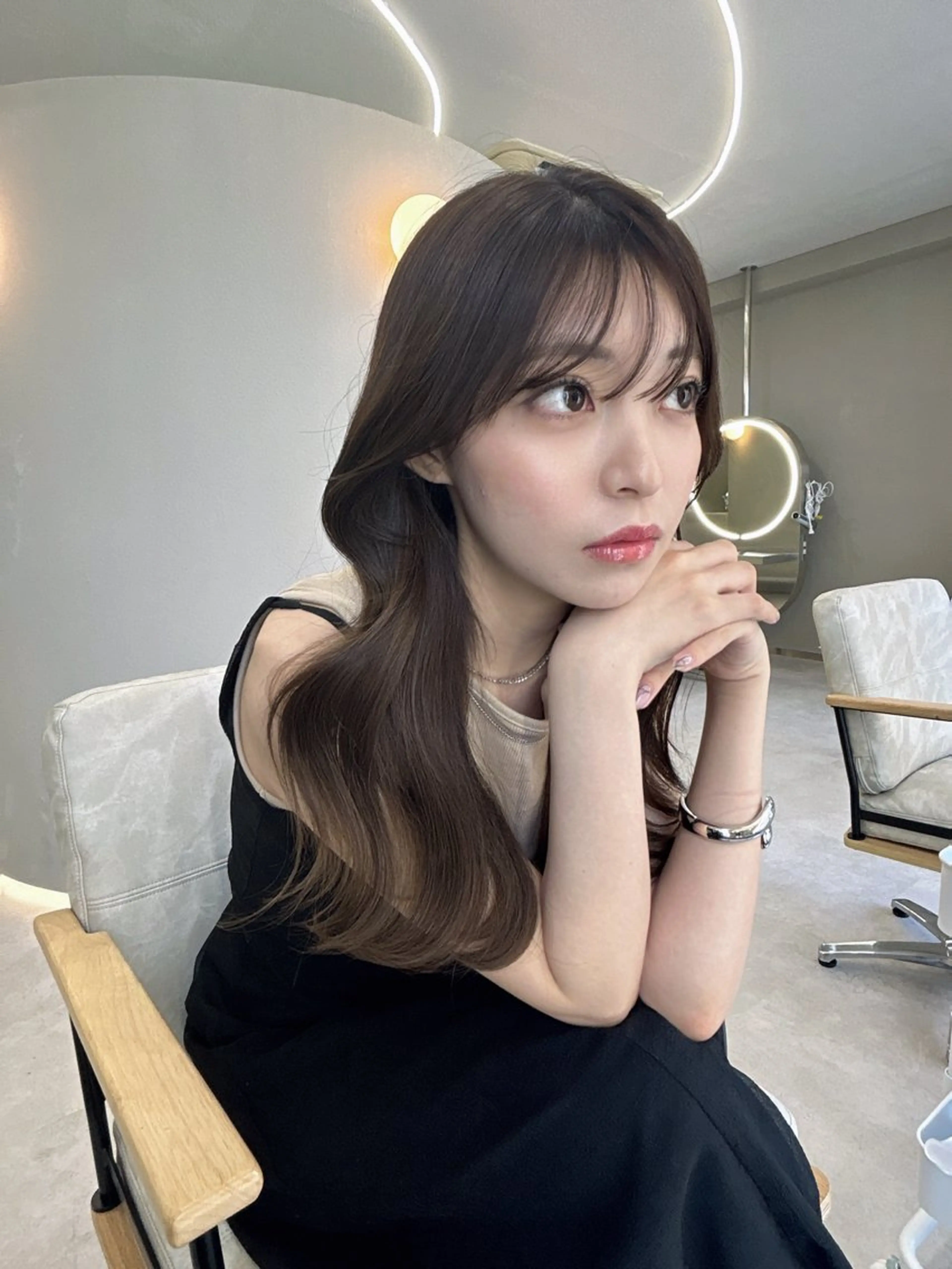 セミロング くびれヘア 韓国風ヘア i.＋sapporo所属・🩶韓国ヘア🩶 くびれ❤︎顔まわりのヘアスタイル