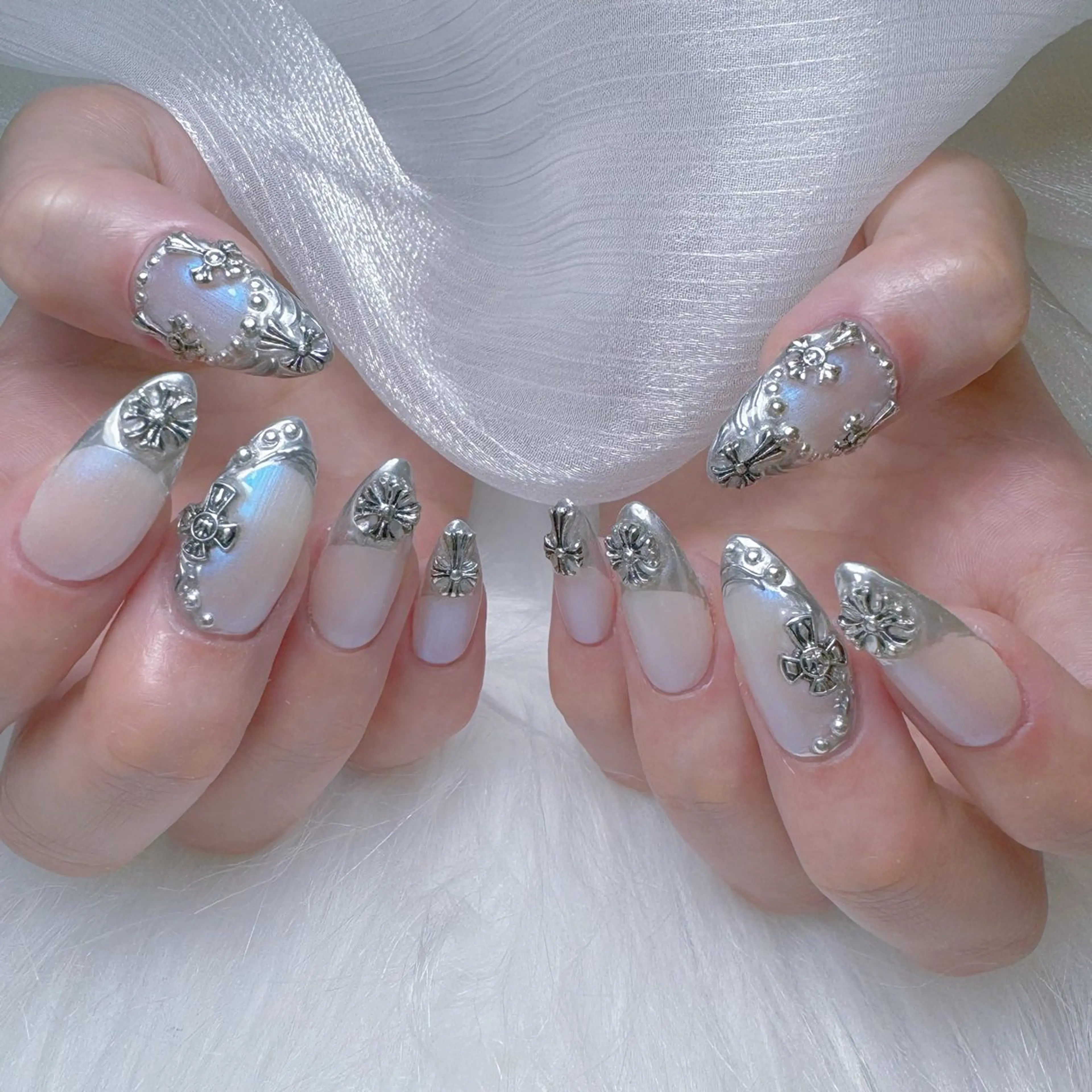 ネイル ハート 韓国ネイル ミラーネイル スカルプネイル 夏ネイル ハンドネイル MELODY BEAUTY SALON所属・Melody  スカルプ専門店のネイルデザイン