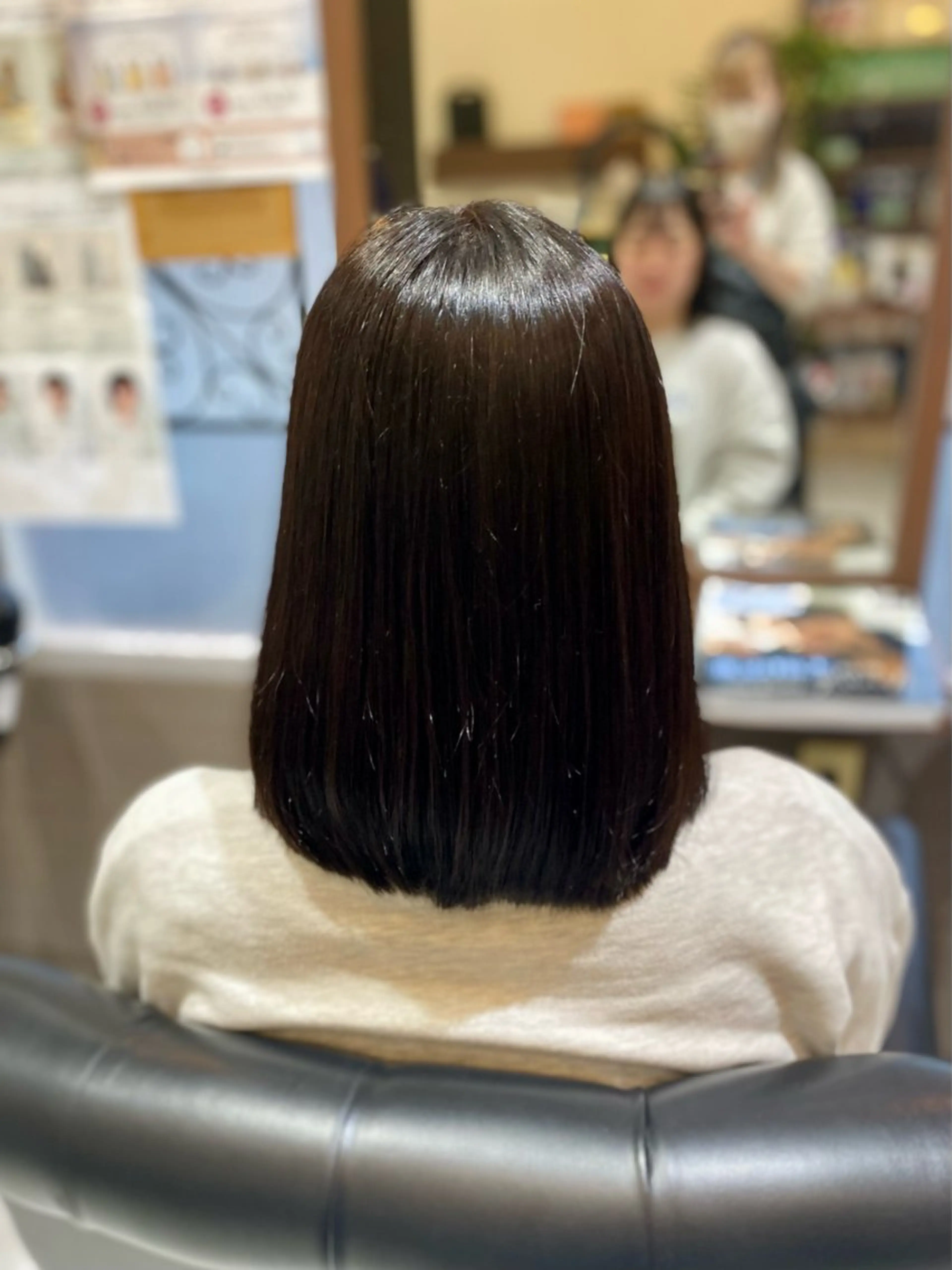 セミロング 縮毛矯正 横手 亜紀のヘアスタイル