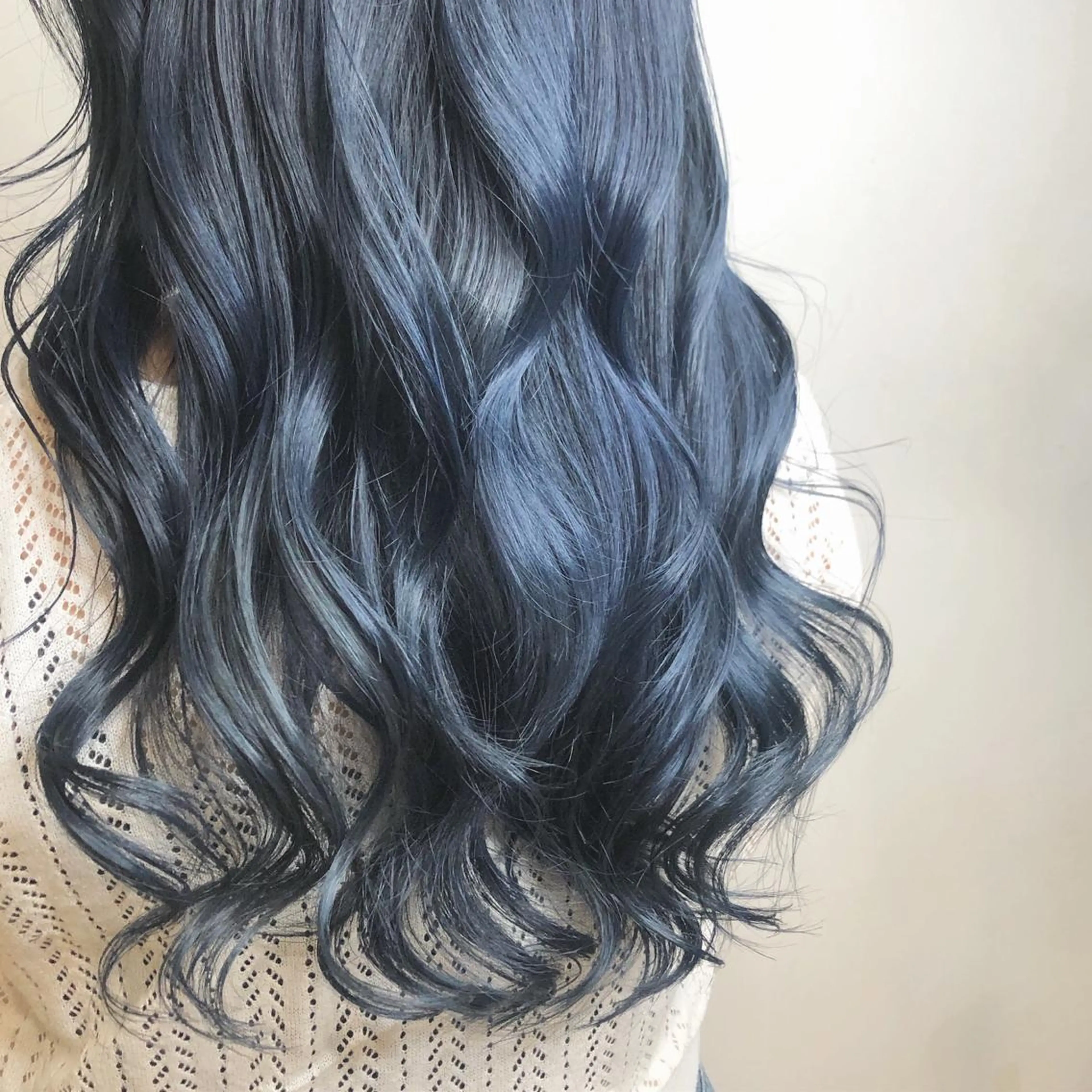 ロング カラー ヘアアレンジ マツエク・マツパ ブルーカラー Noah's　Ark所属・透明感カラー🫧ヘア セット🫧松本菜月の眉毛・アイブロウイメージ