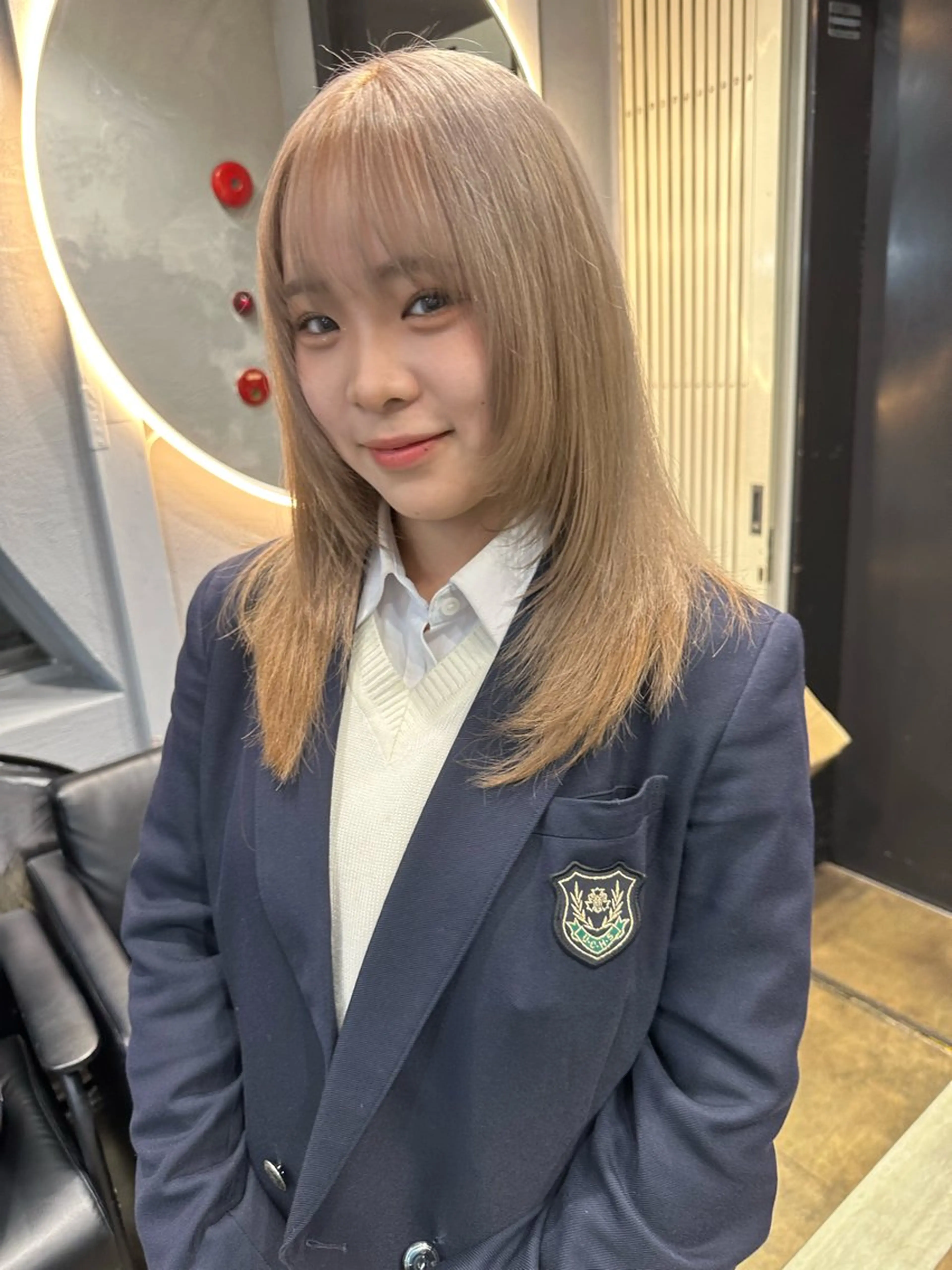 ミディアム カラー TATSUブリーチ/ ミルクティーベージュのヘアスタイル