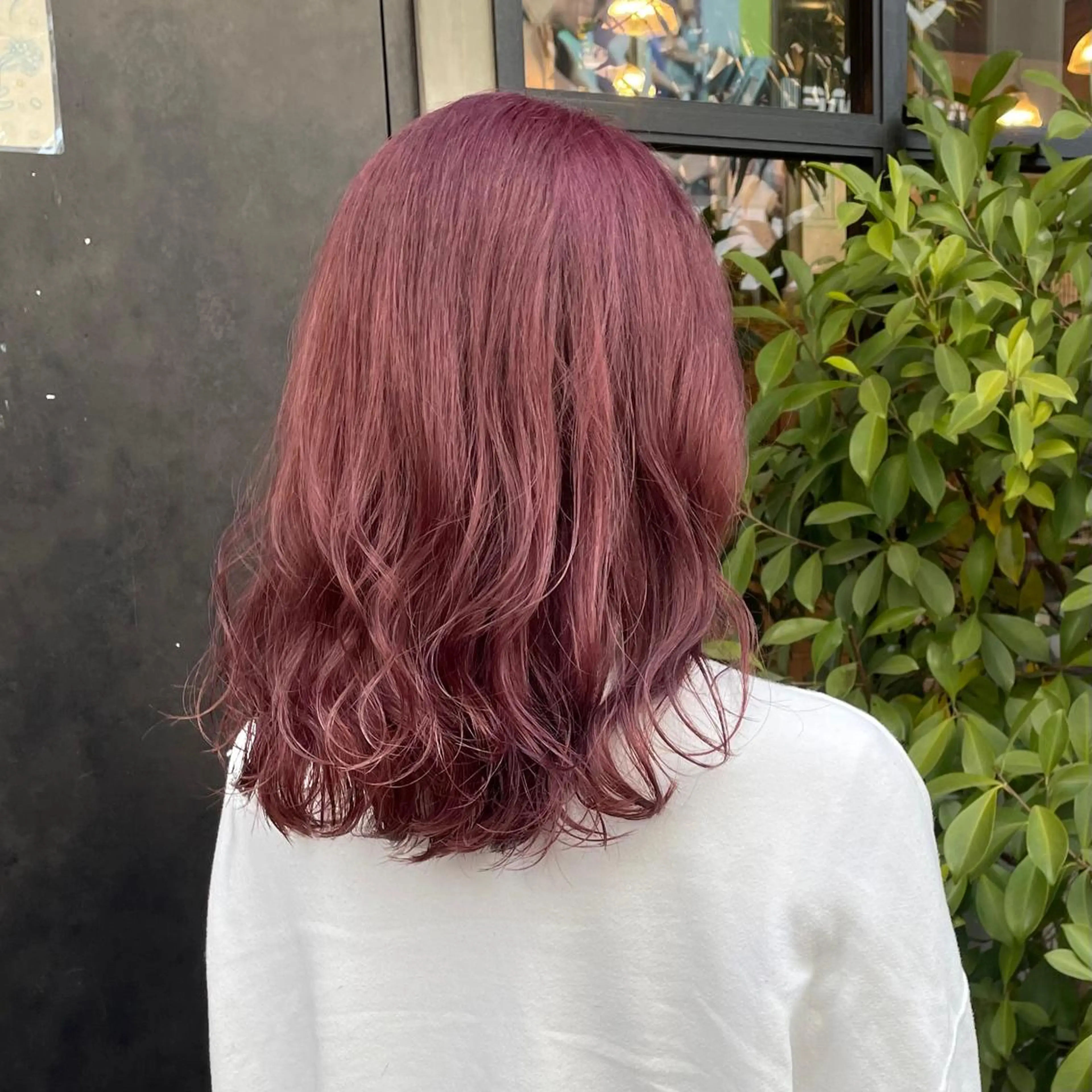 ミディアム カラー ブリーチ ピンクカラー ヘアカラー トリートメント 竹内 春奈のヘアスタイル