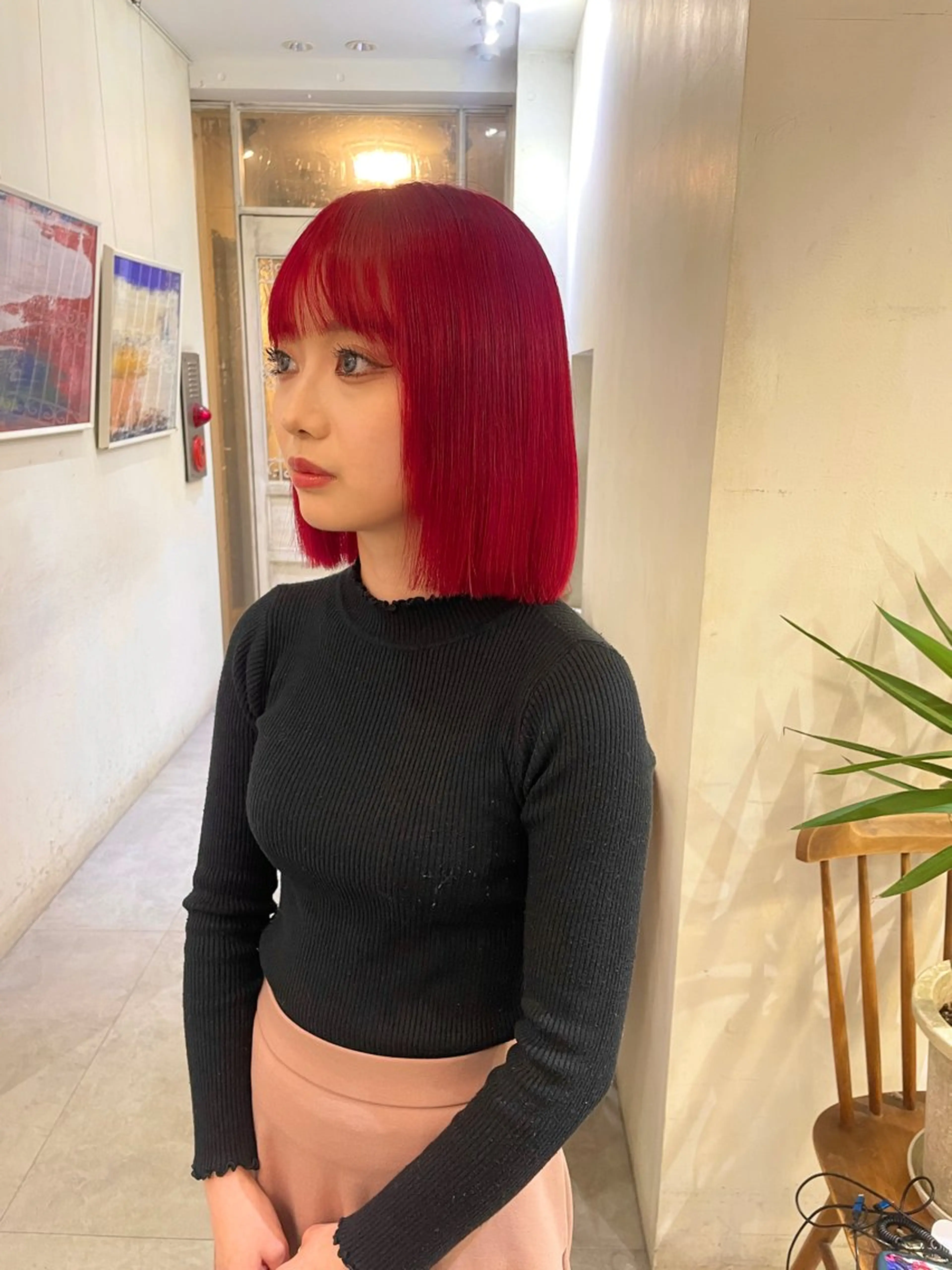 ミディアム カラー ブリーチ＆縮毛矯正 🧸ともき🧸のヘアスタイル