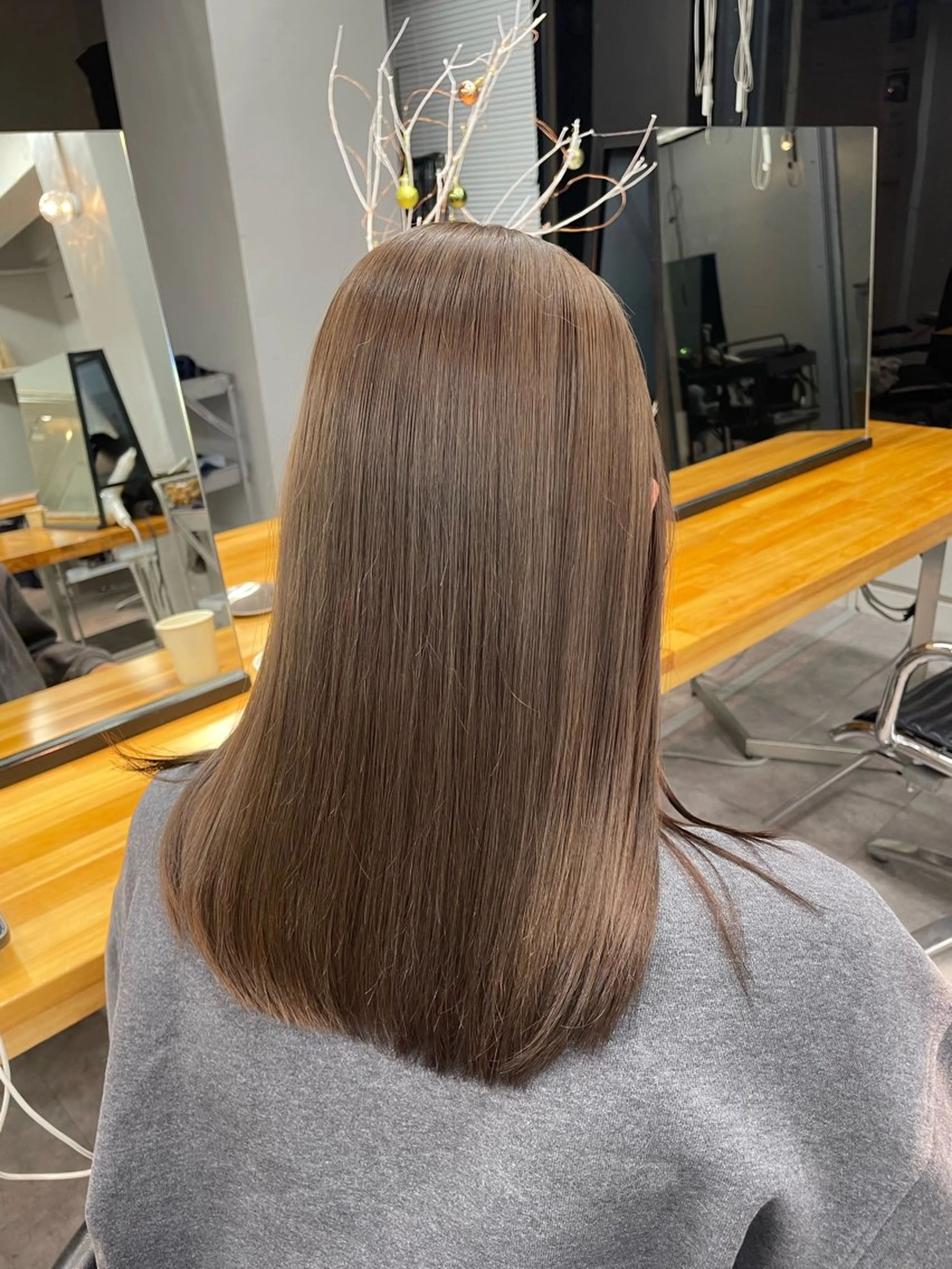 セミロング カラー ヘアカラー 🌸柔らかハイトーン 🧃Shionのヘアスタイル