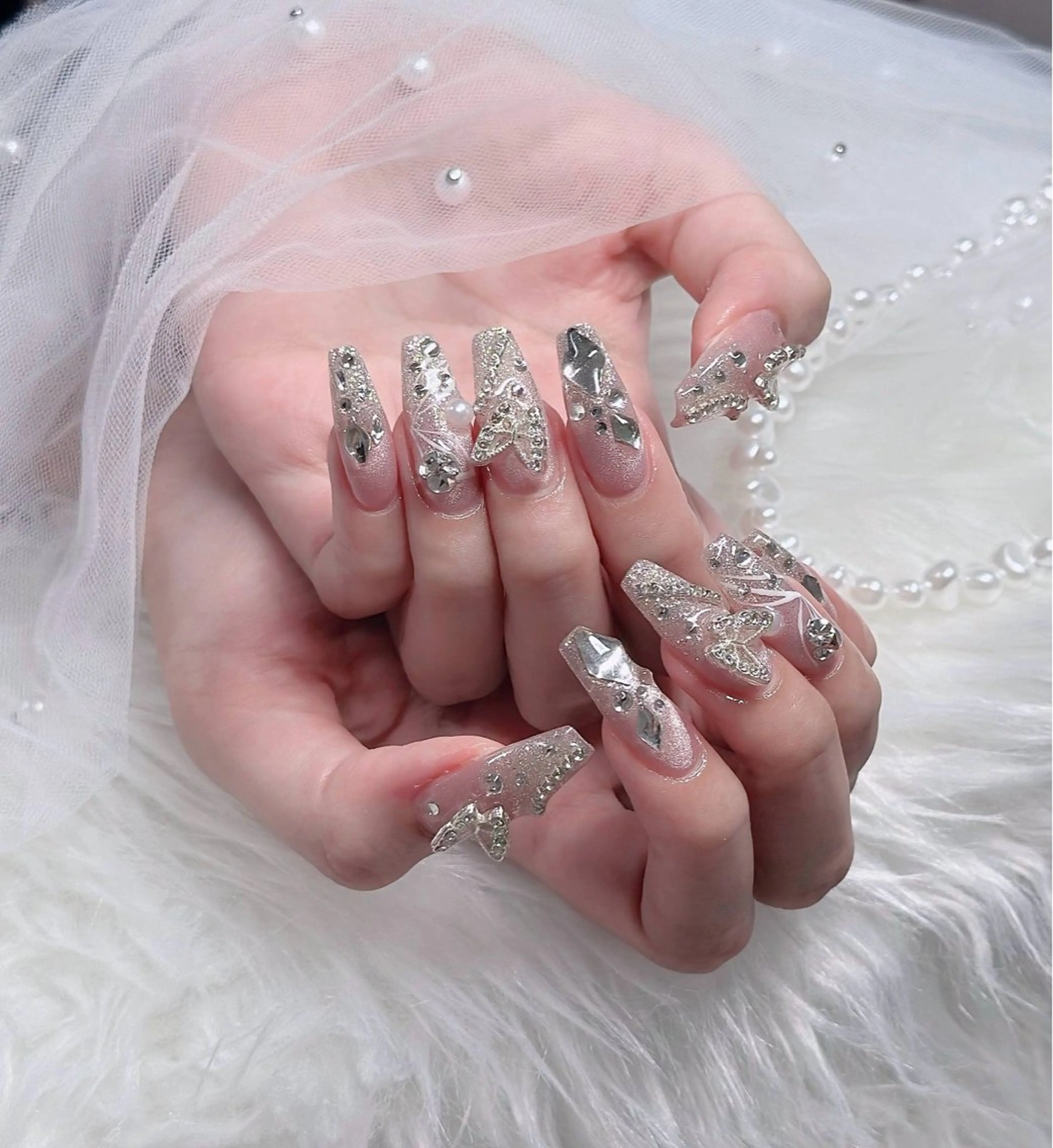 ネイル オーロラネイル フレンチネイル ジェルネイル ハロウィン キラキラネイル ハンドネイル H.baby Nail Salonのネイルデザイン