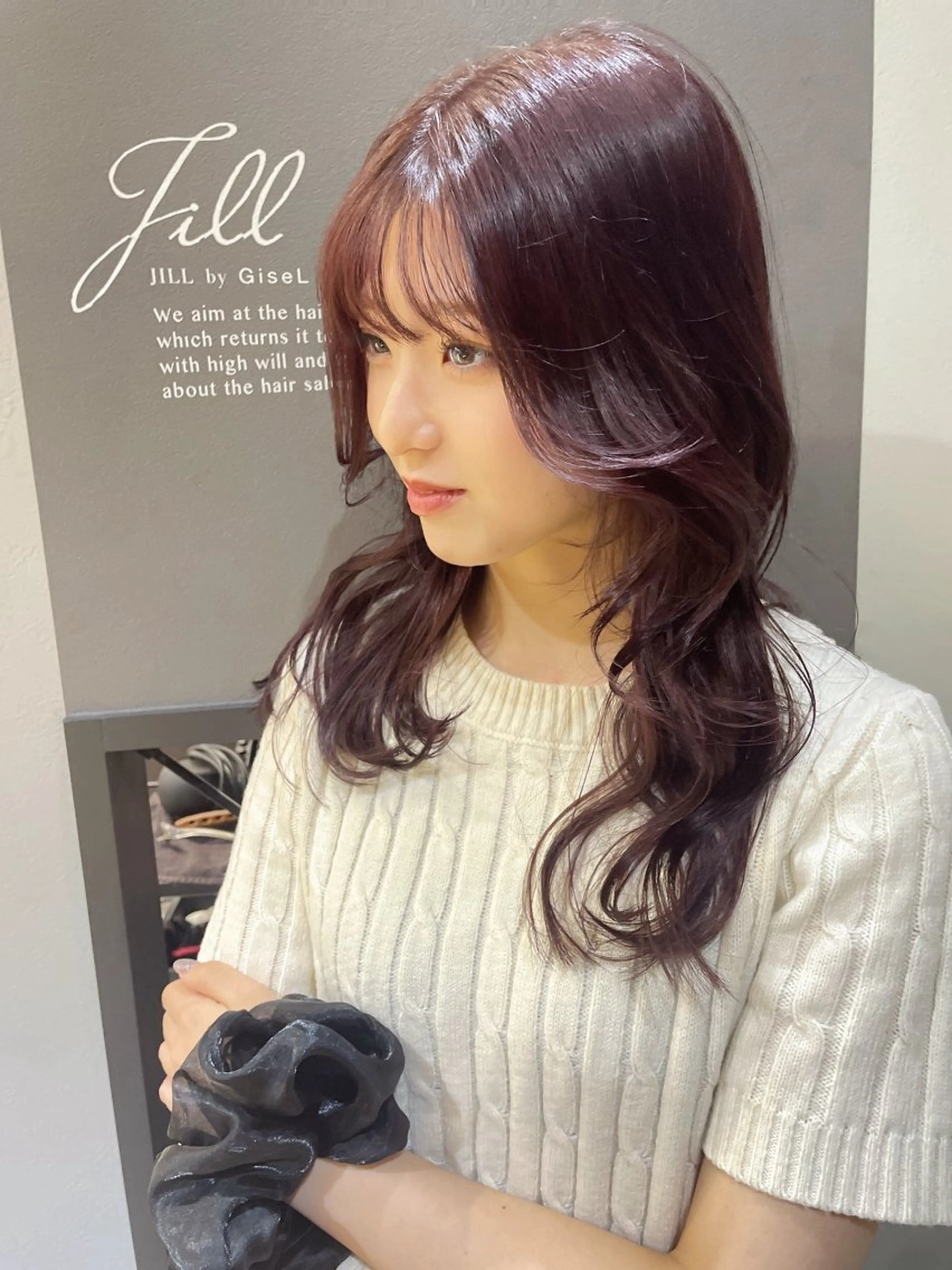 カラー カシス レッドカラー AIRI layer cut hairのヘアスタイル