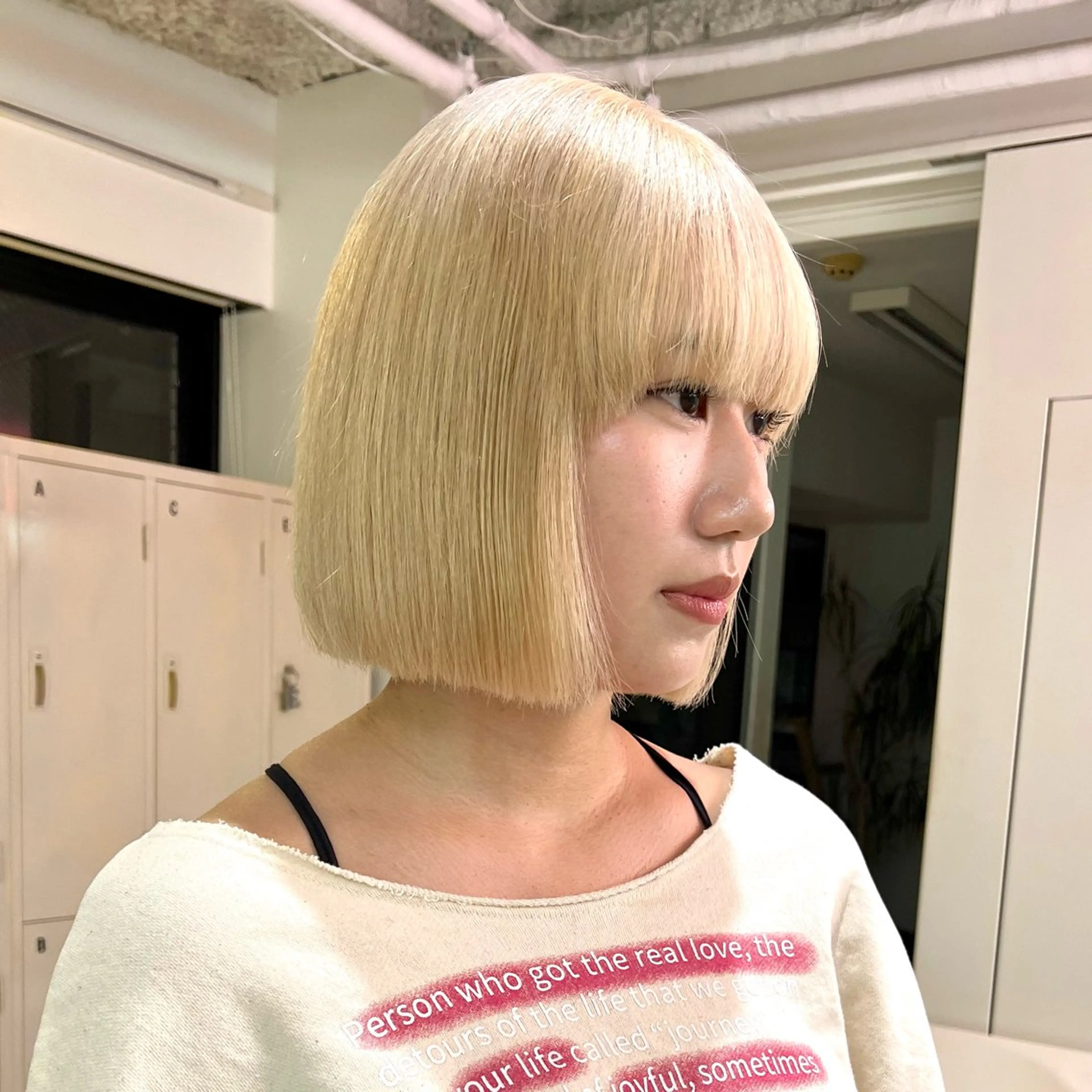 ショート カラー パーマ カット ヘアカラー 🧨ブリーチー×ボブ レイヤー💎じゅえるのヘアスタイル
