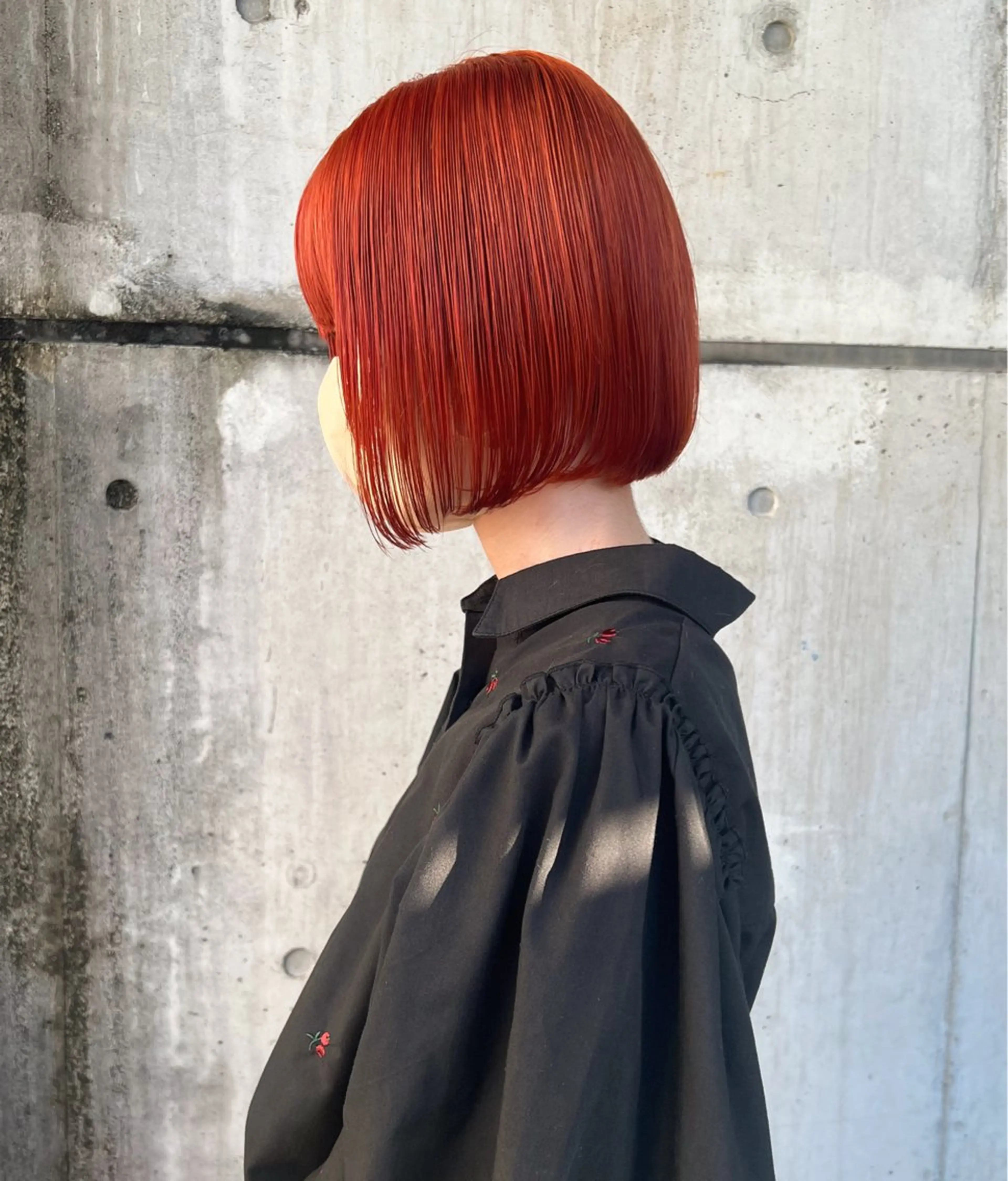 ショート カラー 切りっぱなしボブ オレンジ ボブ RAIMA ハイトーン/ベージュのヘアスタイル