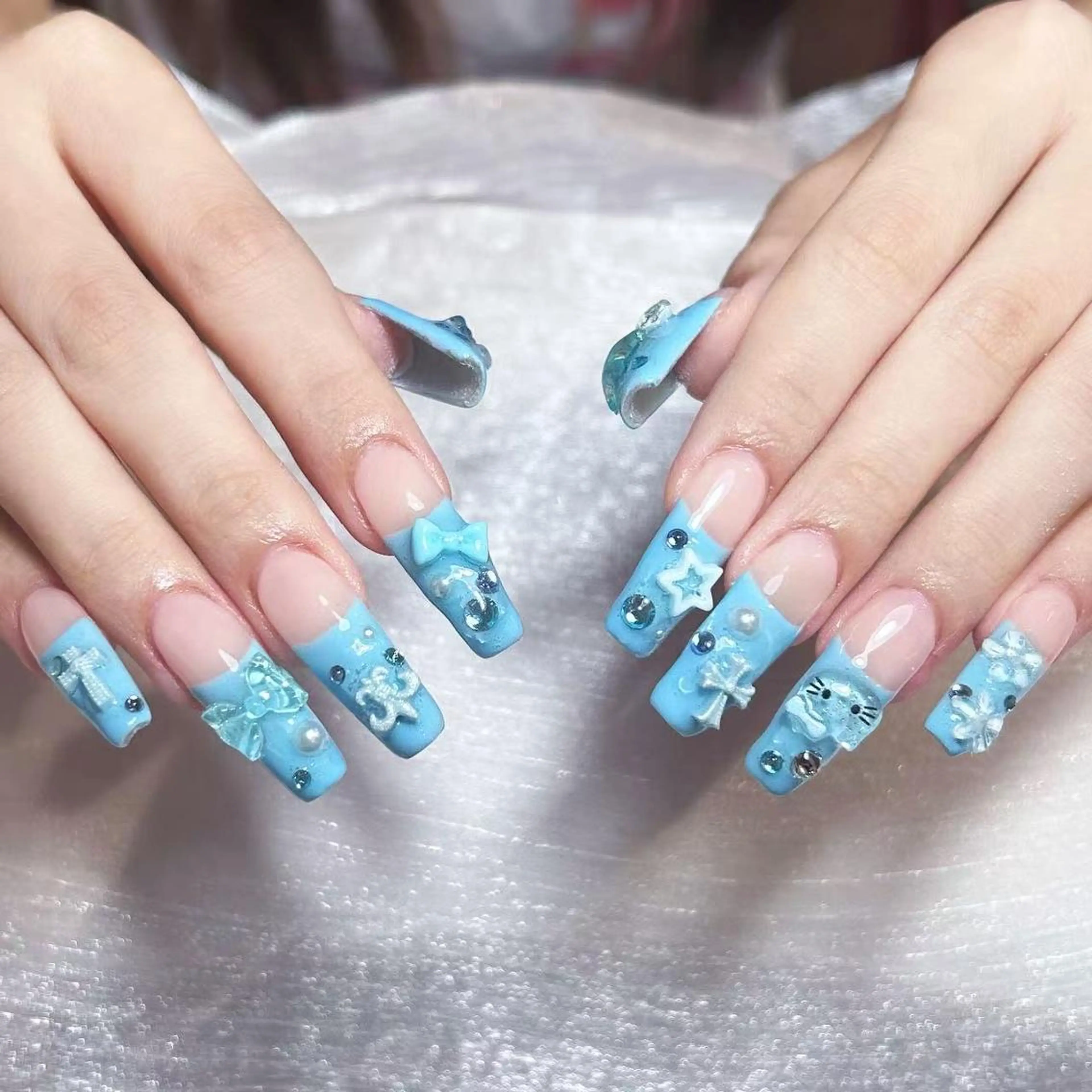 ネイル アートネイル オーロラネイル ガーリー キラキラネイル マグネットネイル ハンドネイル YOYO 💅のネイルデザイン