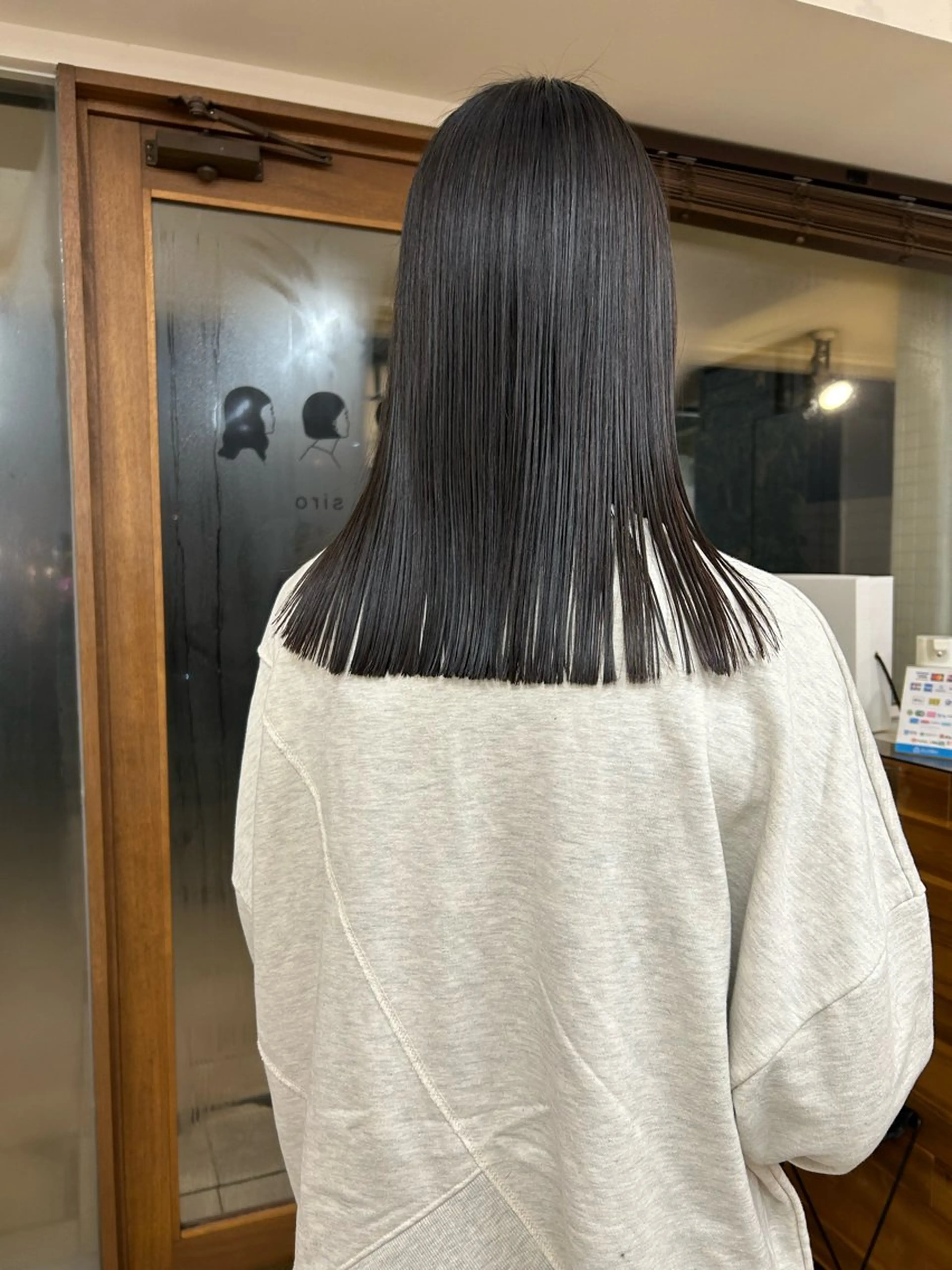 セミロング カット siro所属・siro meruのヘアスタイル