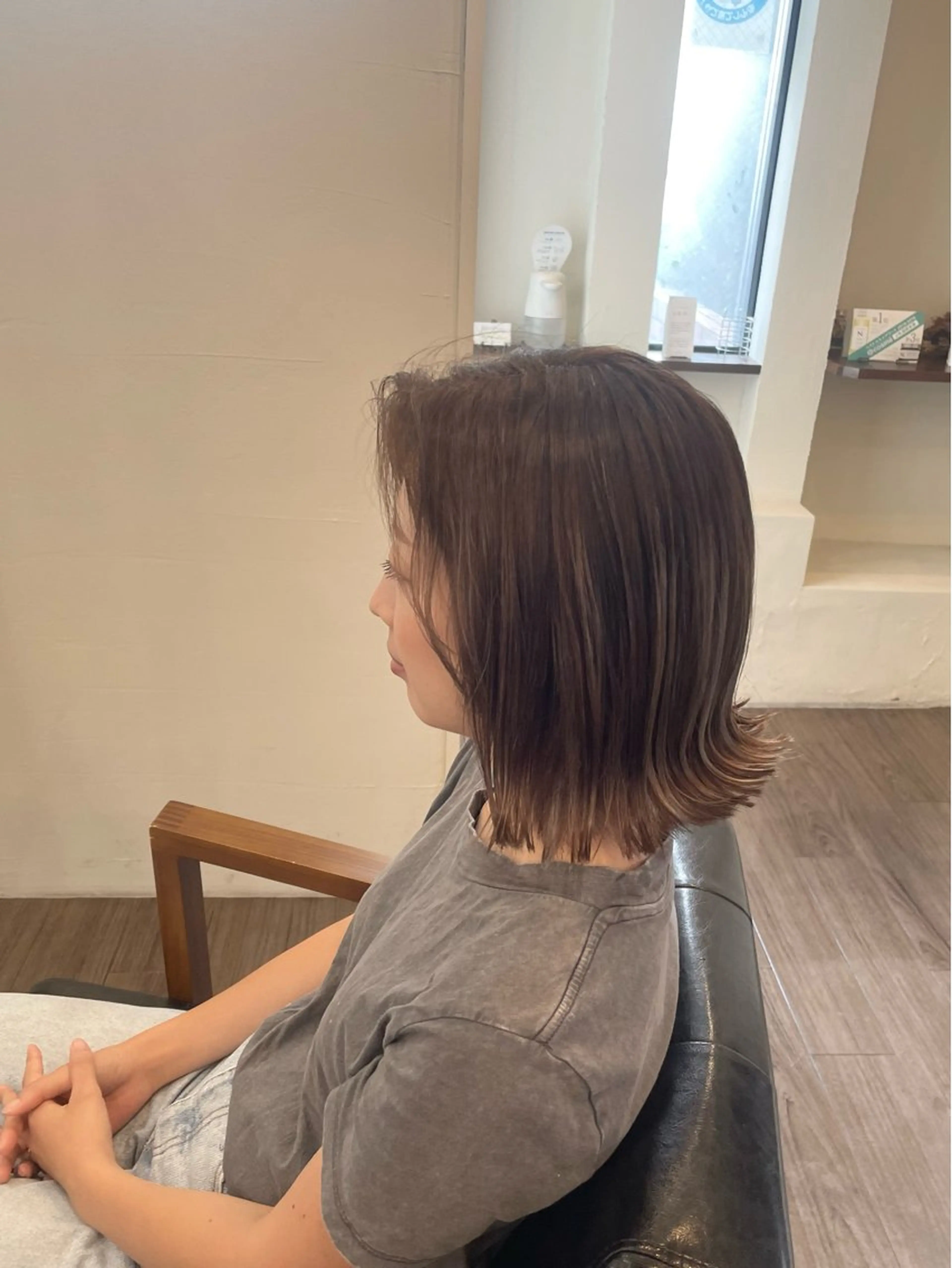 ショート ボブ おくれ毛 外ハネヘア Hair make VERDA所属・富永 憲一郎のヘアスタイル