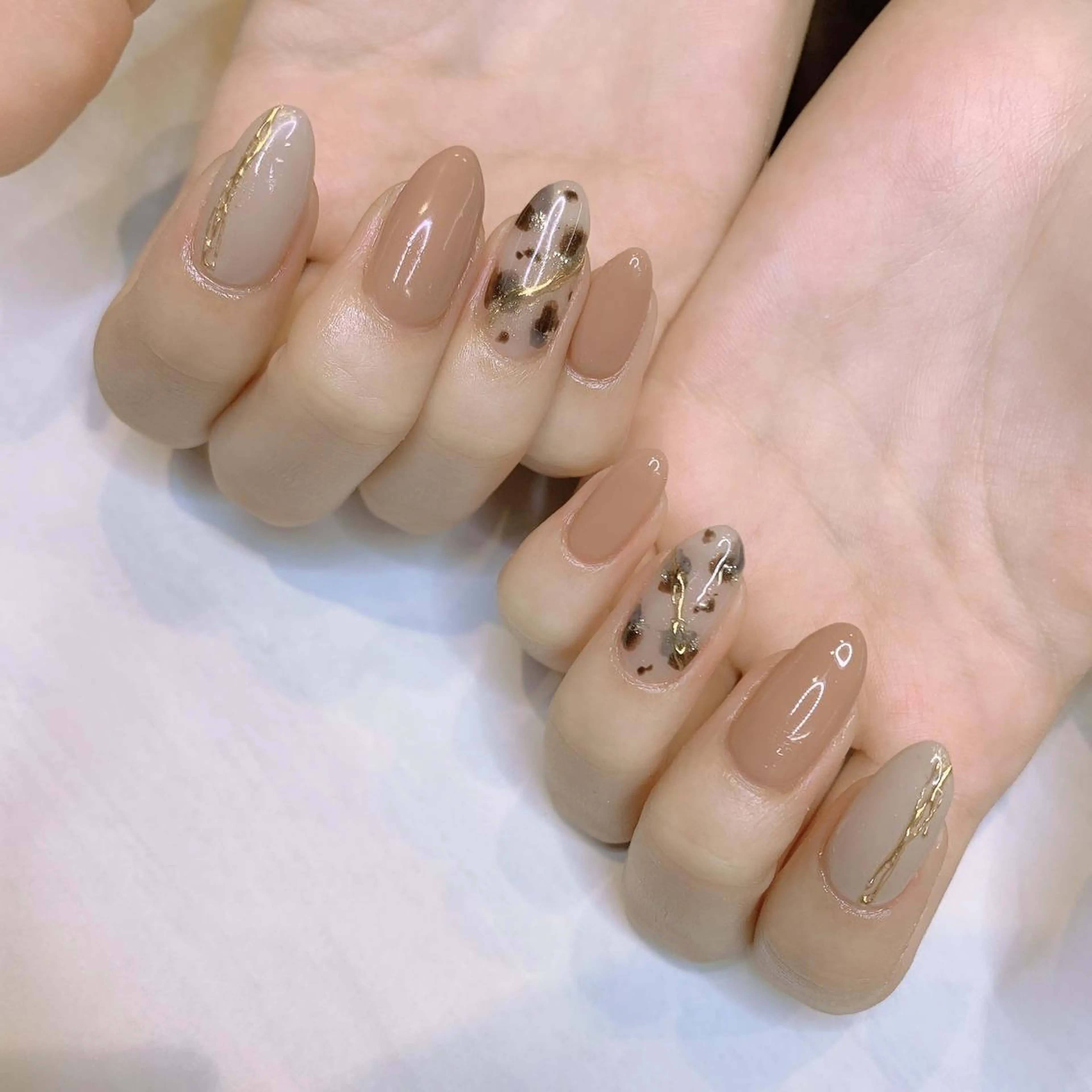ネイル アートネイル べっ甲ネイル ミラーネイル ホワイト ハンドネイル フットネイル Adite nailのネイルデザイン