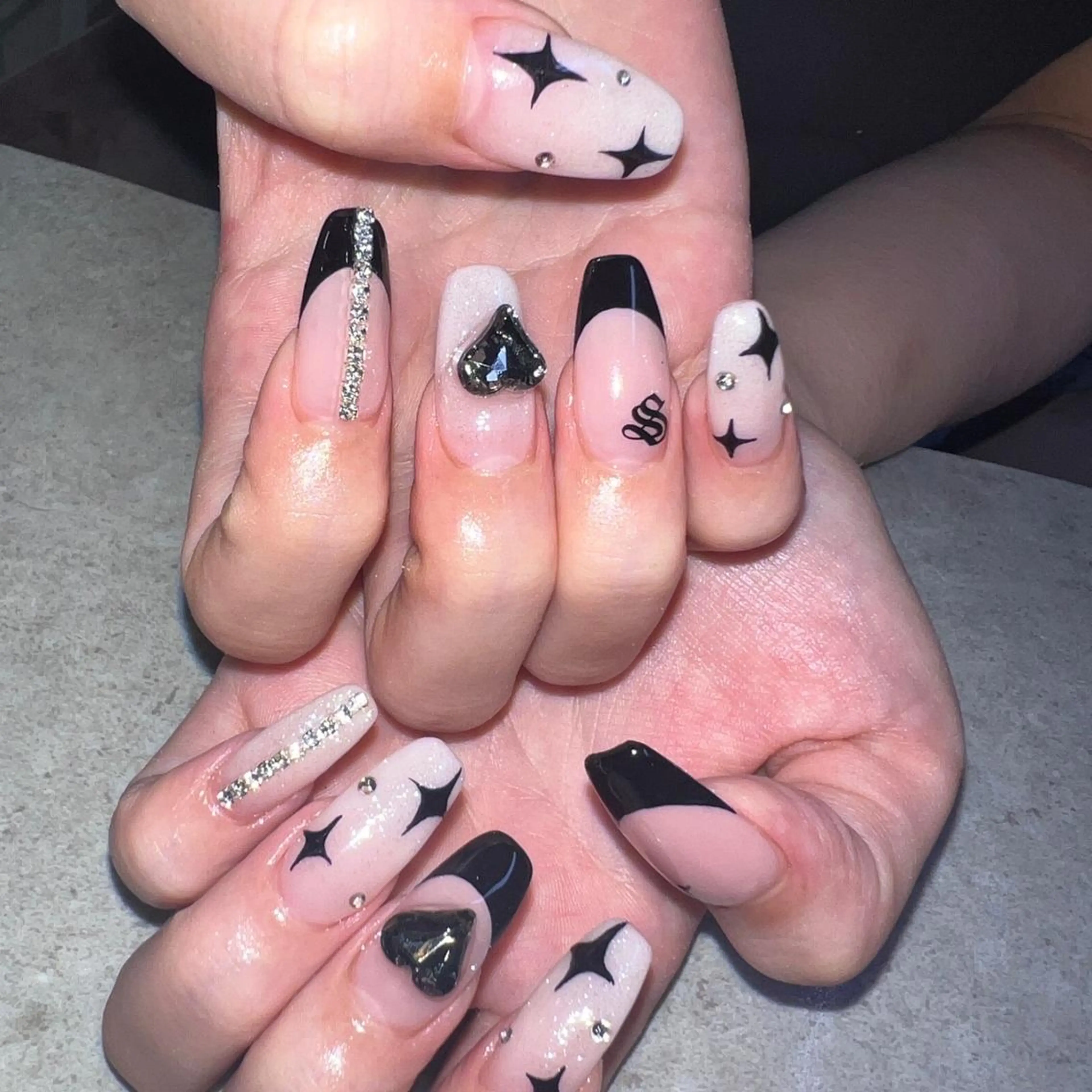 ネイル フレンチネイル ジェルネイル キラキラネイル 韓国ネイル パラジェル Allma Nailのネイルデザイン