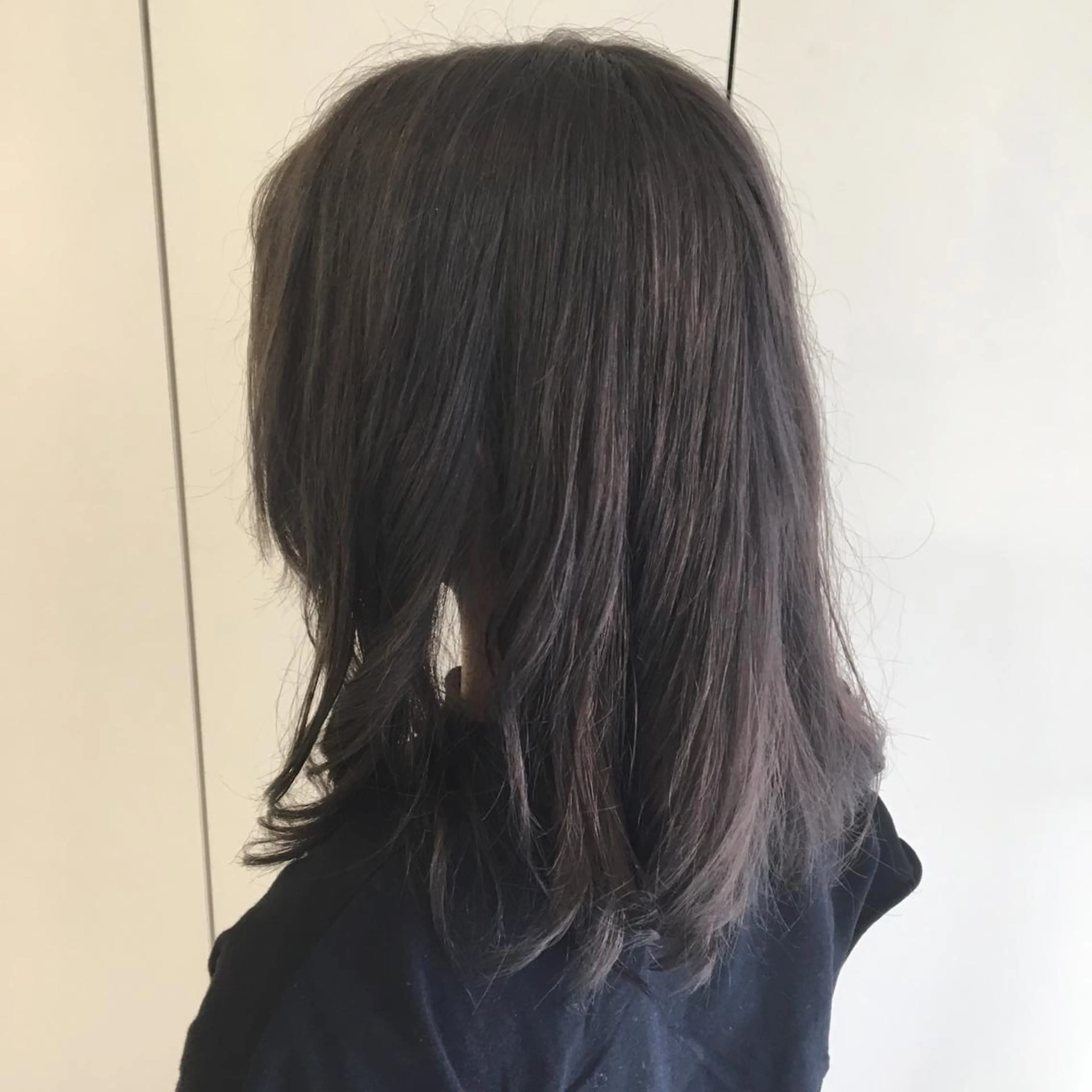 セミロング カラー ダブルカラー シルバー ヘアケア・頭皮ケア デザインカラー/中田のヘアスタイル