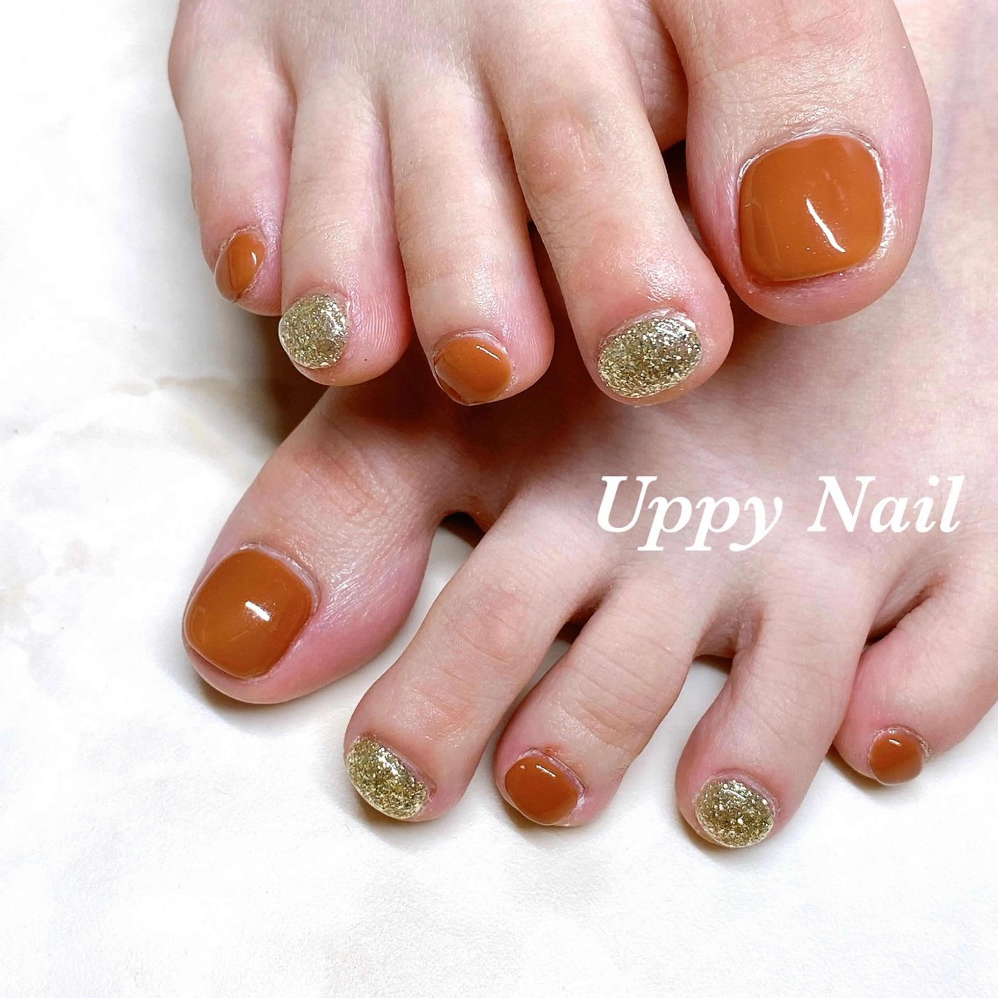 ネイル ゴールド フットネイル Uppy Nail ukyoのネイルデザイン