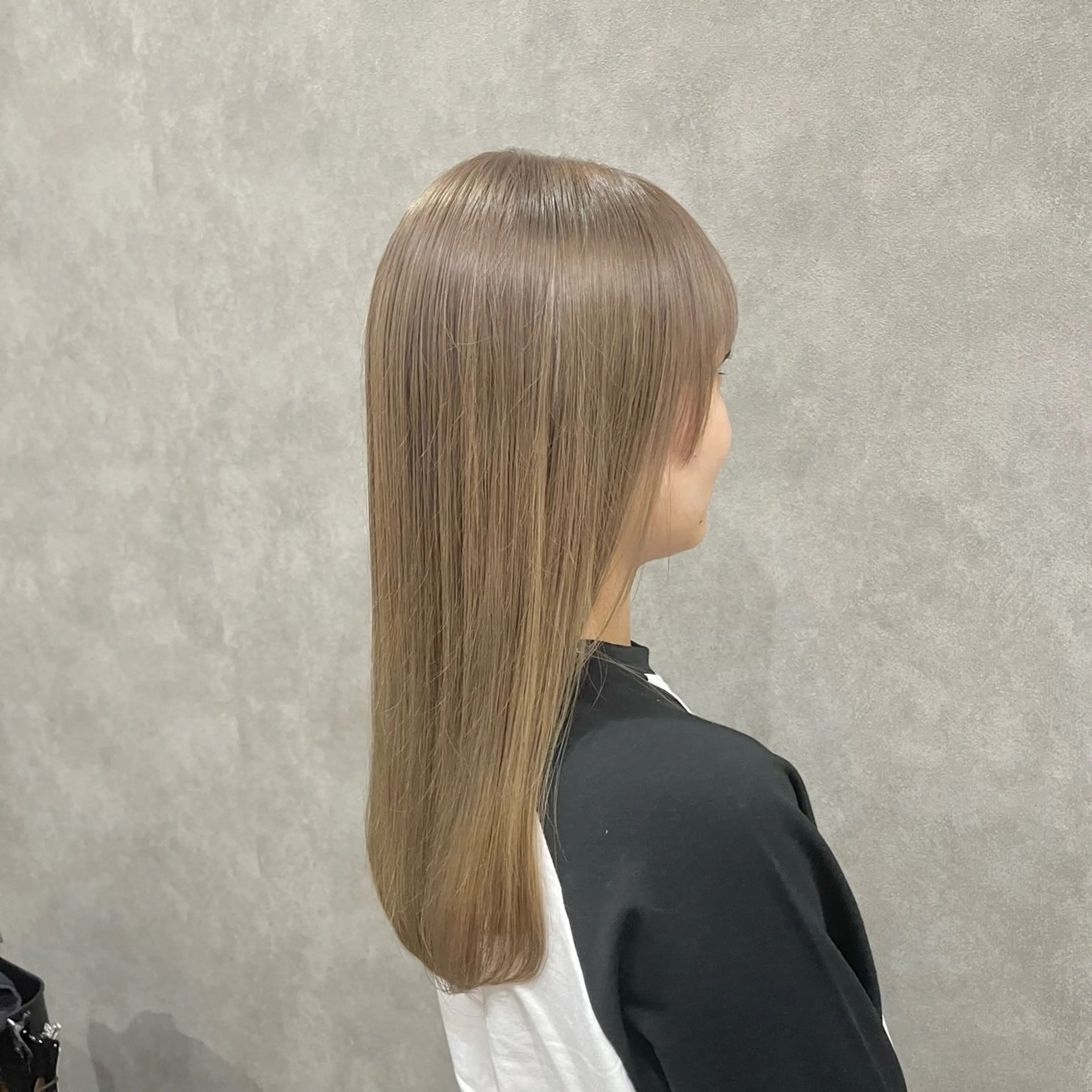 セミロング カラー ベージュカラー ミルクティーベージュ ヘアカラー FUJINO RYOのヘアスタイル