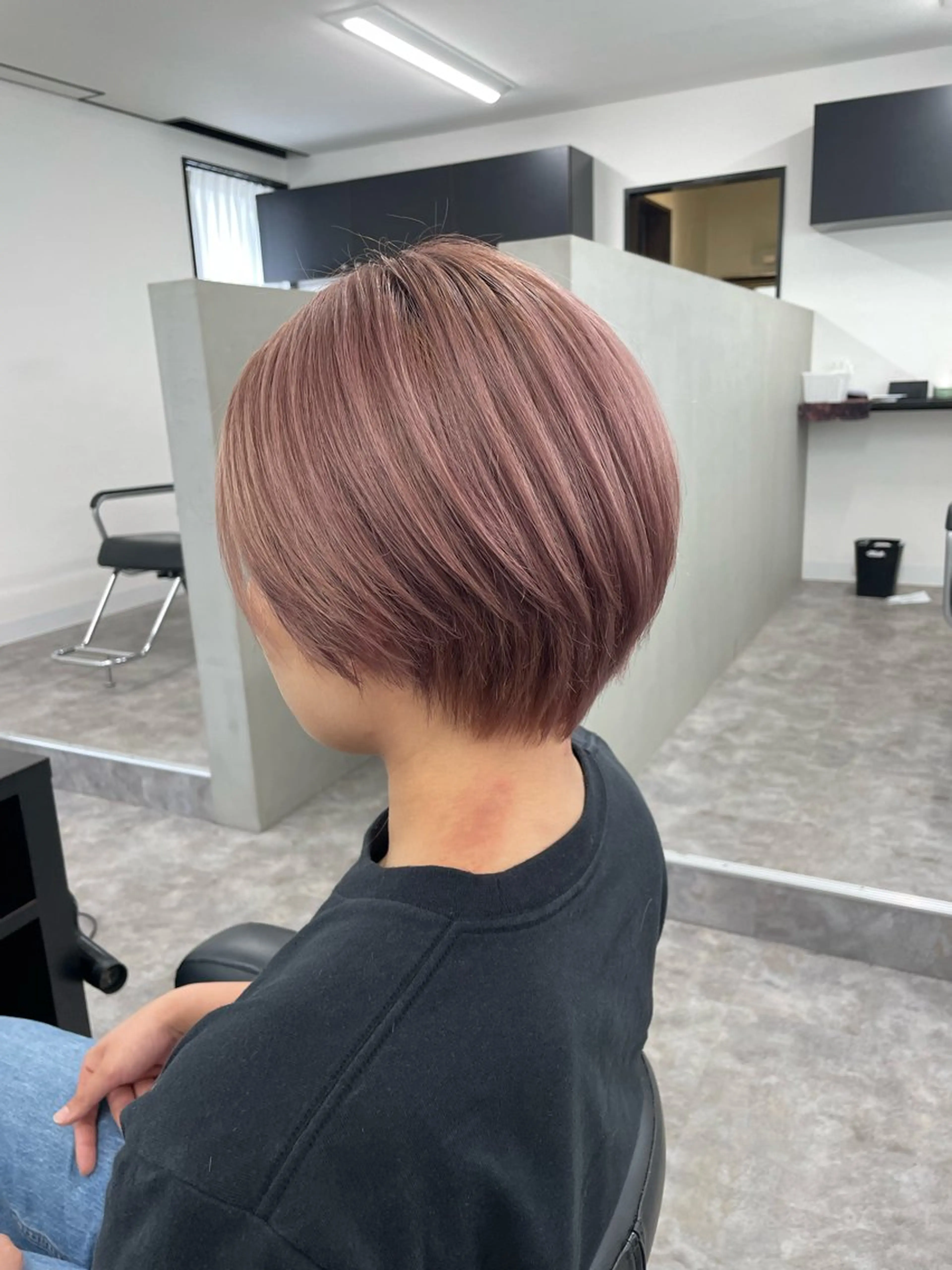 ショート カラー ショートレイヤー ベージュカラー ピンクカラー ピンクベージュ レイヤーカット LOBY浦添店所属・LOBY浦添店 NABEのその他イメージ
