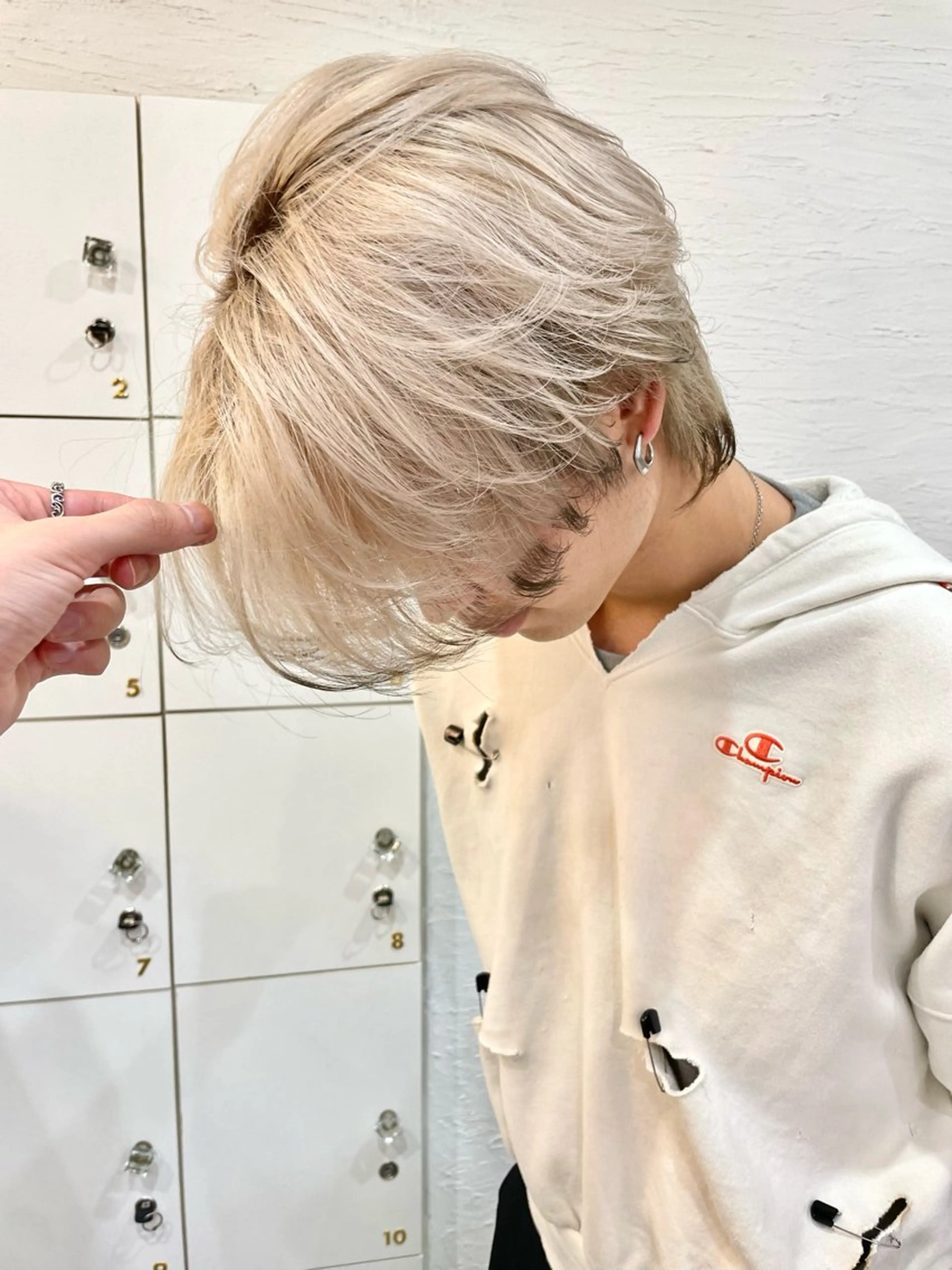 メンズ ヘアカラー インク 美容院のヘアスタイル