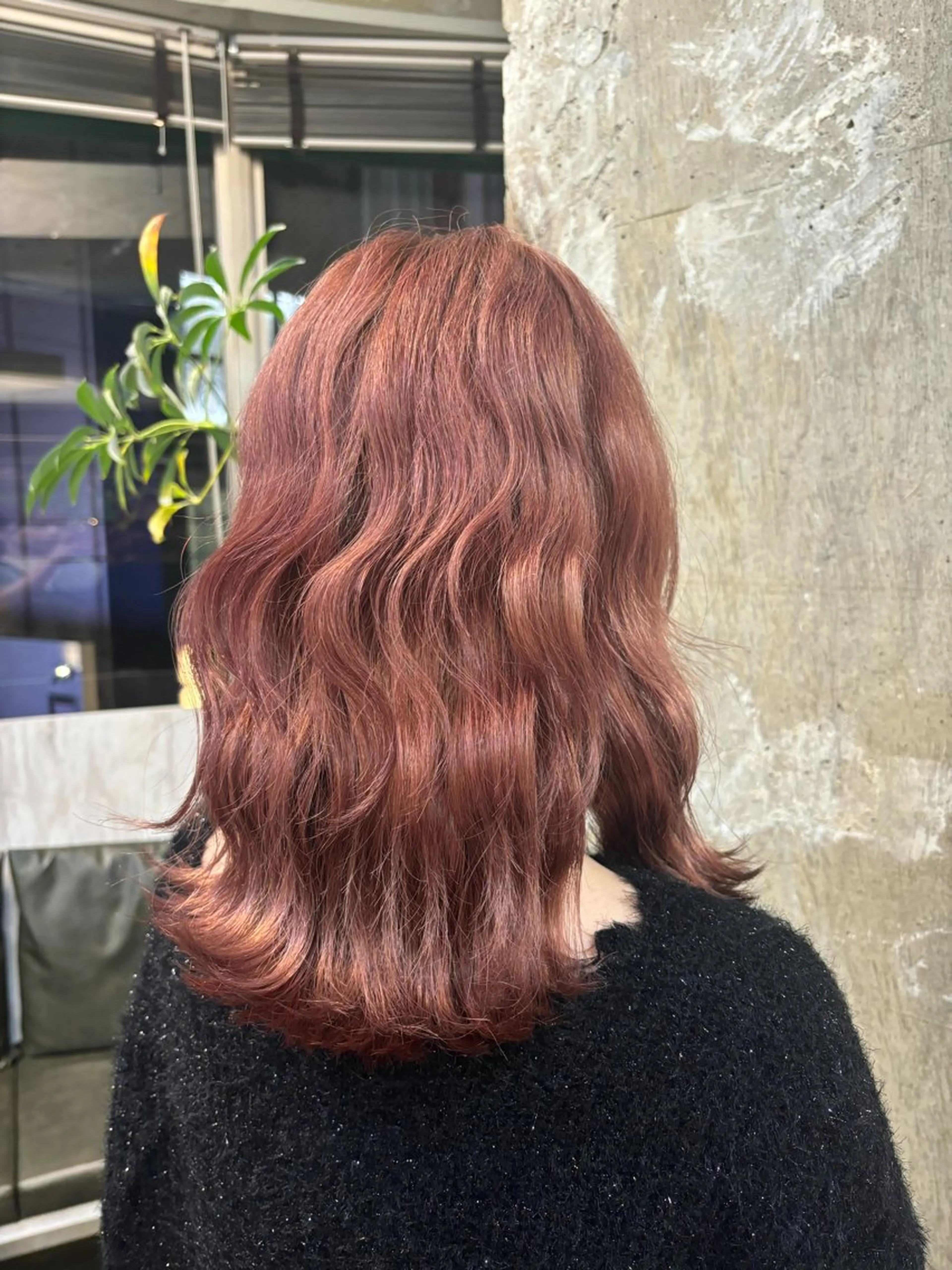 セミロング カラー ブラウンカラー レッドカラー レッドブラウン 鈴木 千尋のヘアスタイル