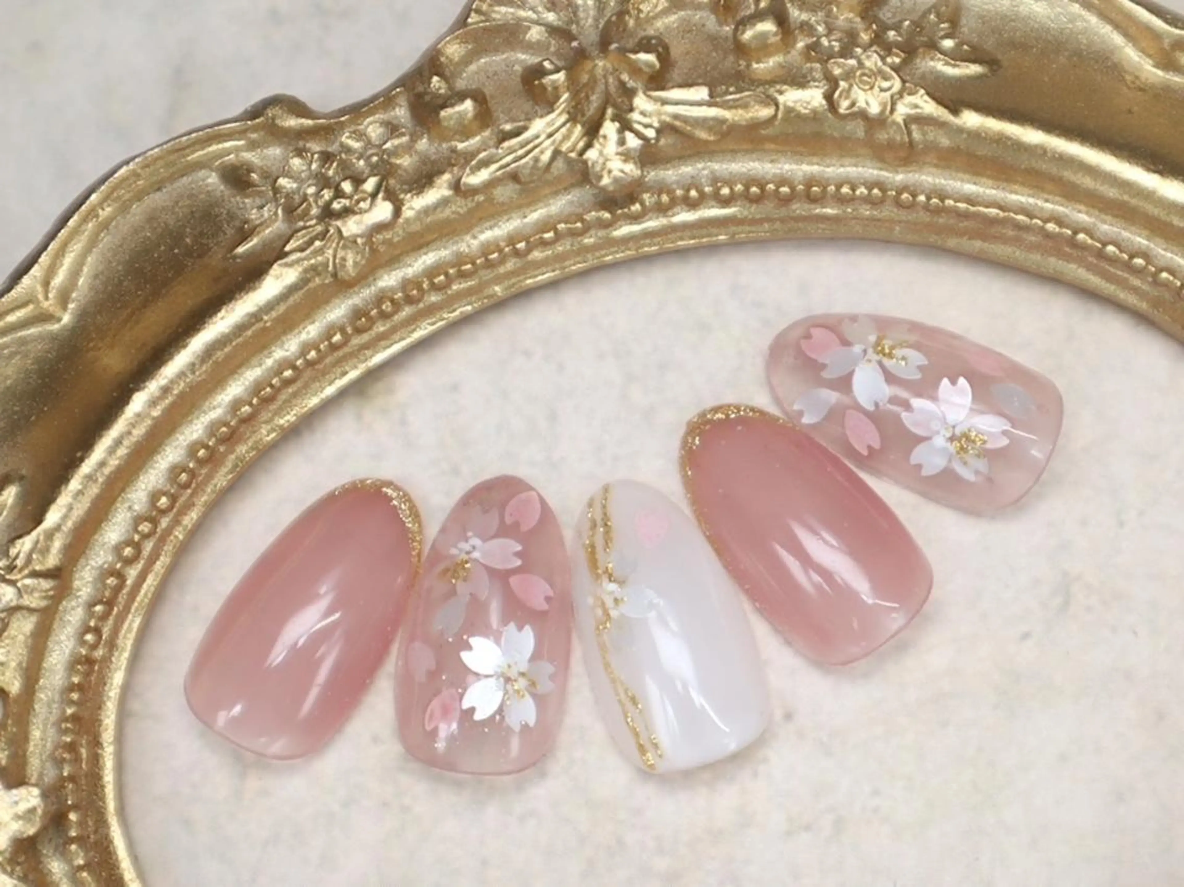 ネイル へぜリヒ ·もものネイルデザイン